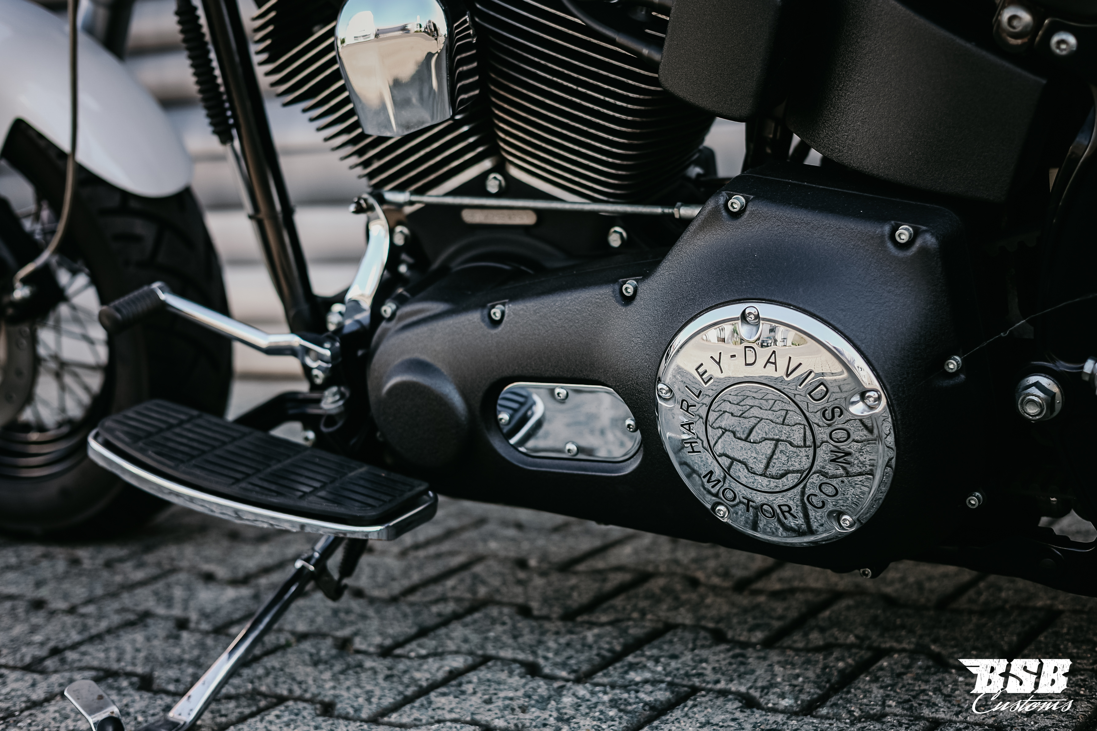 2000 Harley Davidson FXSTB Night Train mit "VERGASER" mit vielen Extras + 12 Monate Garantie 
