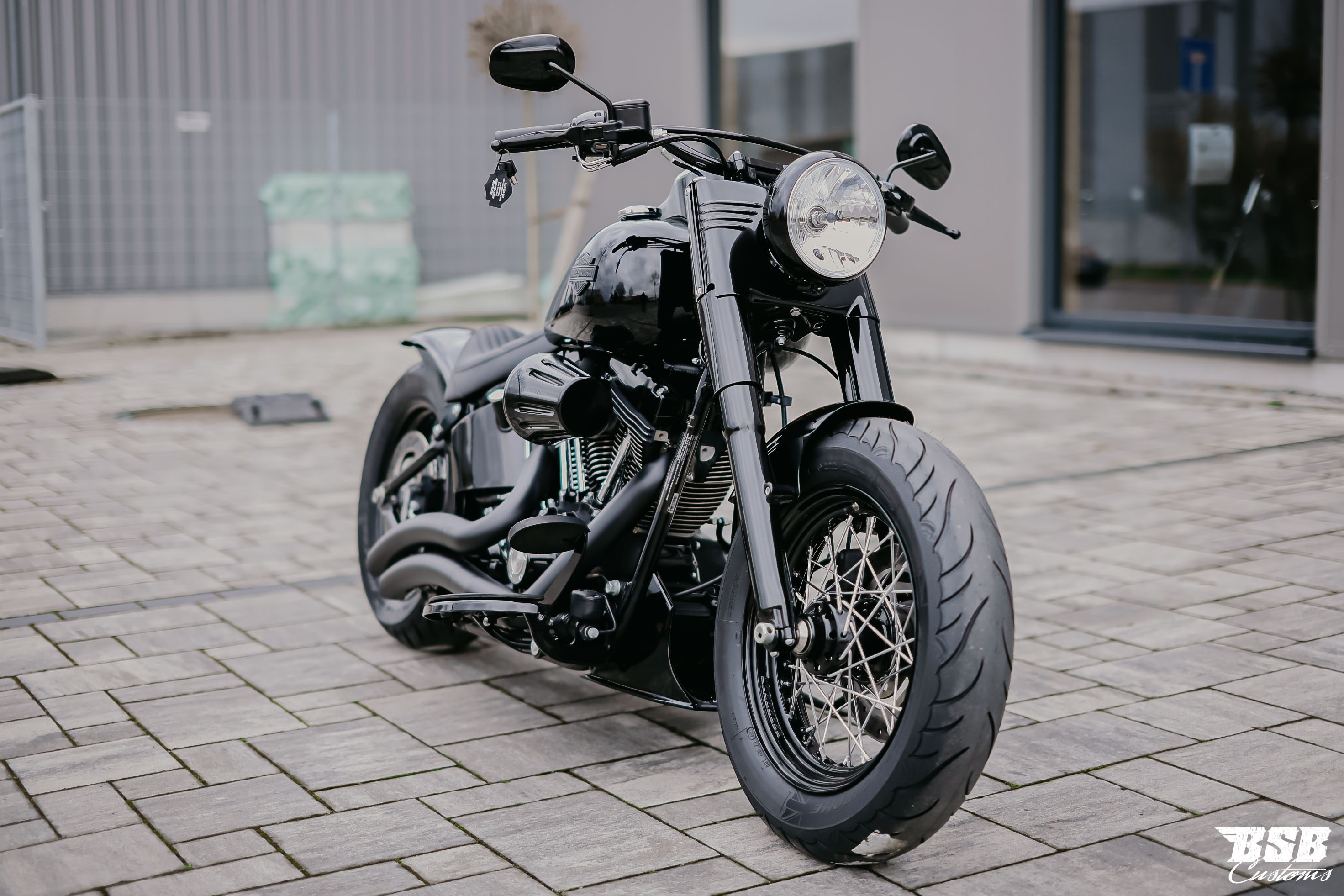 2013 FLSTC Heritage Softail mit 200 Umbau bereits ab 220 EUR finanzieren 