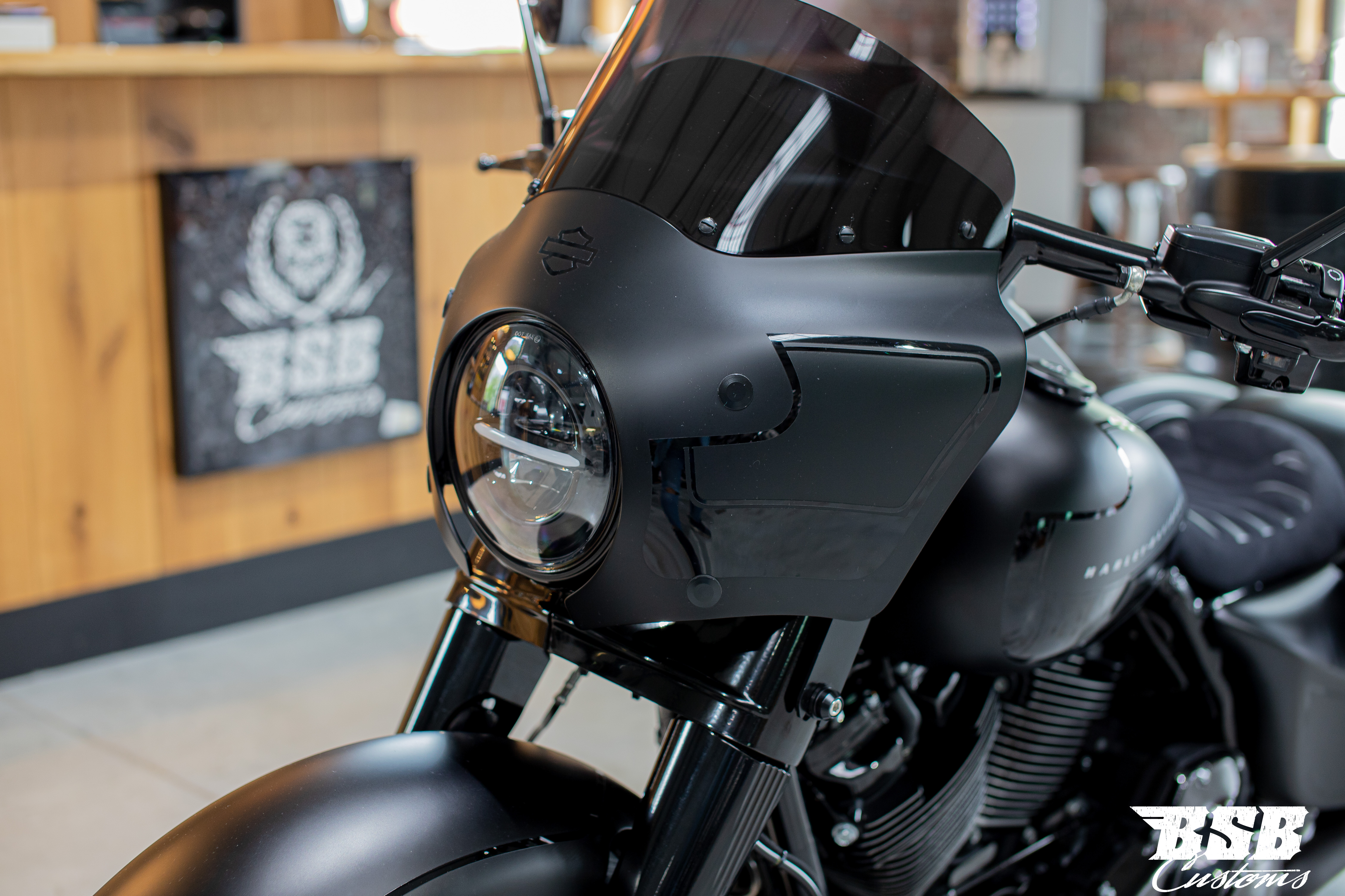 2017 FLHR Road KING M8 Custom Umbau mit Jekill & Hyde Anlage / THunderbike Luftfilter und vieles mehr ... Finanzierung möglich 