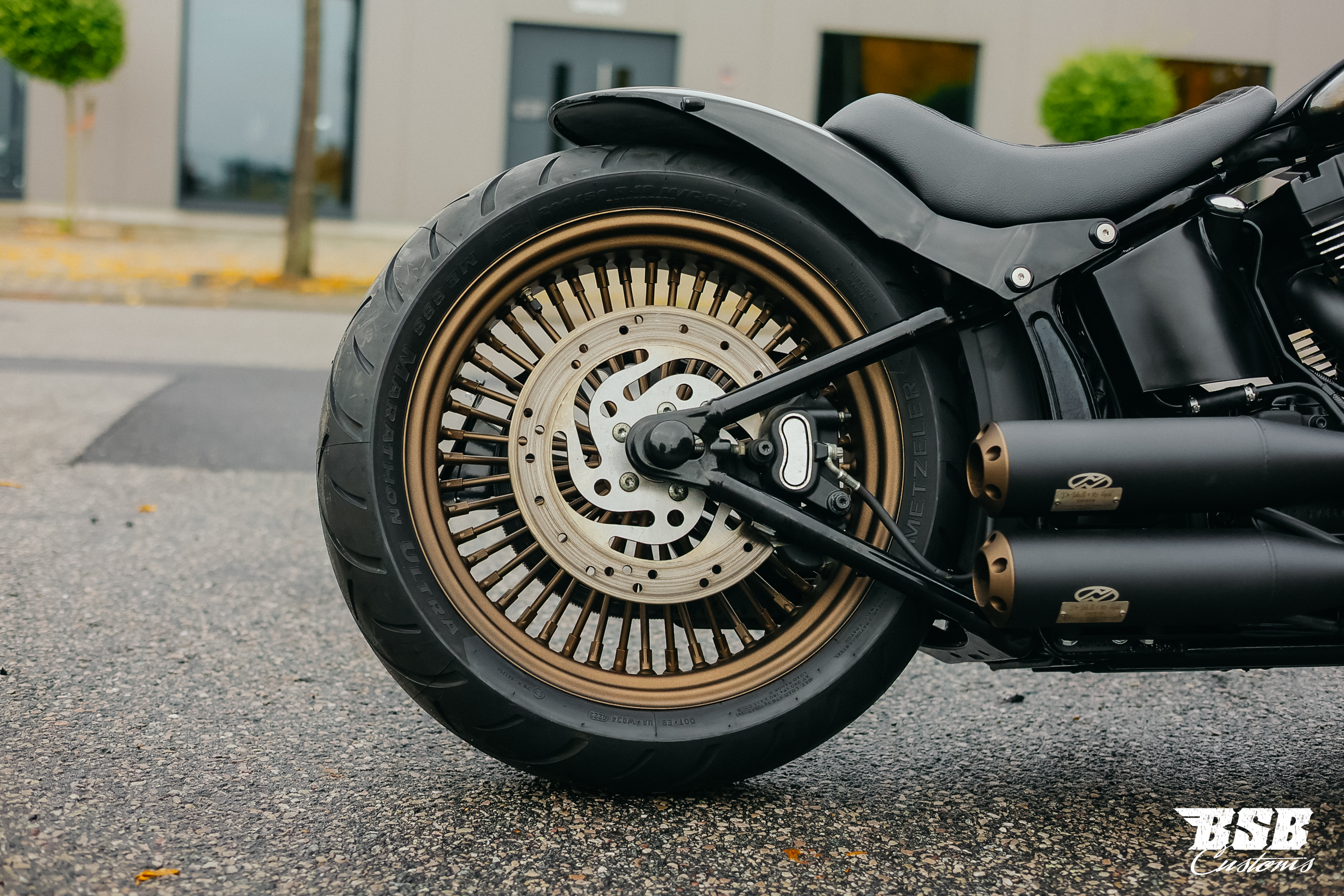 2011 Harley Davidson FLSTC Heritage Softail,viele Extras wie Jekil&Hyde / FAT SPOKE / Airbrush / Ape Hanger ...  Finanzierung möglich 