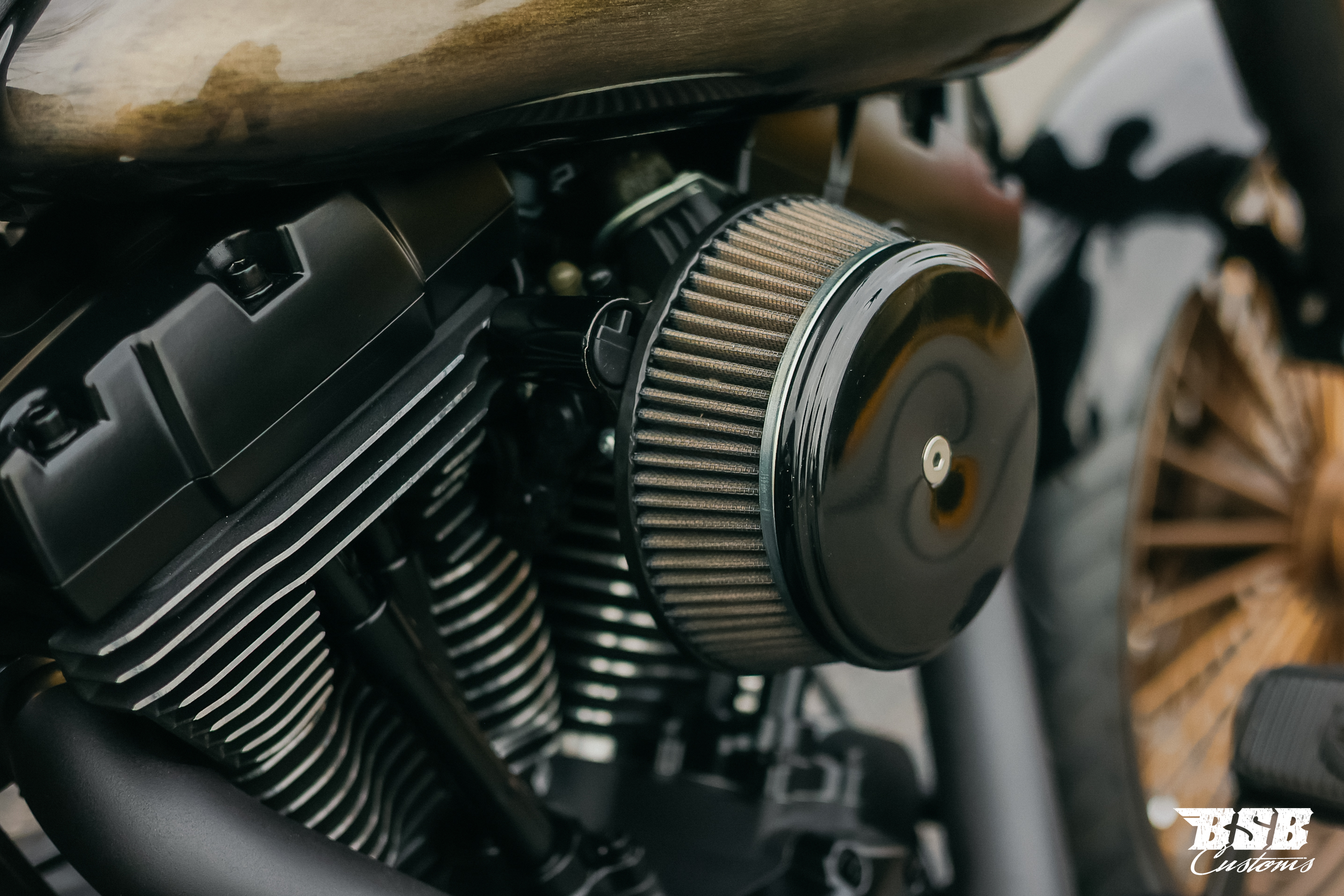 2011 Harley Davidson FLSTC Heritage Softail,viele Extras wie Jekil&Hyde / FAT SPOKE / Airbrush / Ape Hanger ...  Finanzierung möglich 