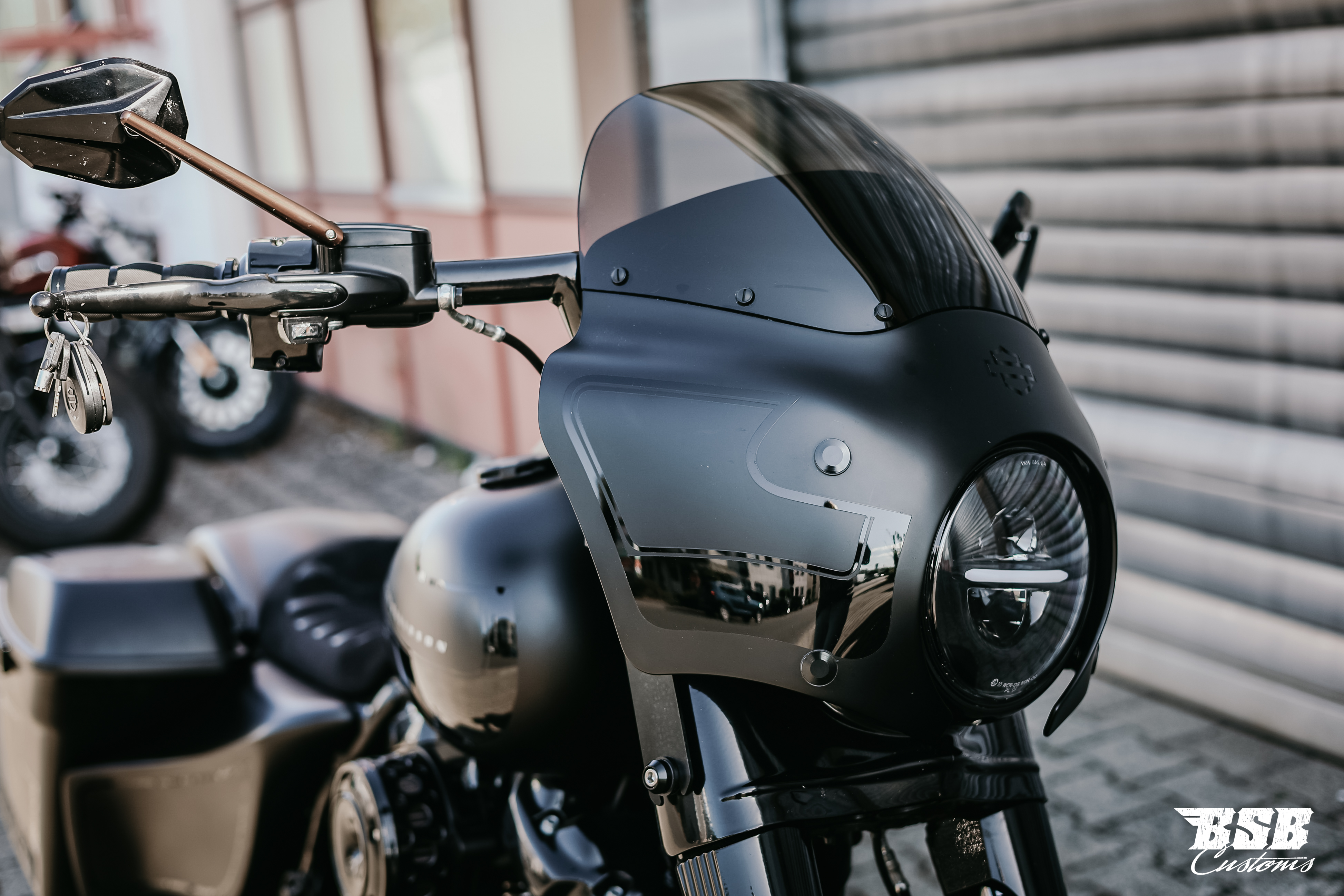 2017 FLHR Road KING M8 Custom Umbau mit Jekill & Hyde Anlage / THunderbike Luftfilter und vieles mehr ... Finanzierung möglich 