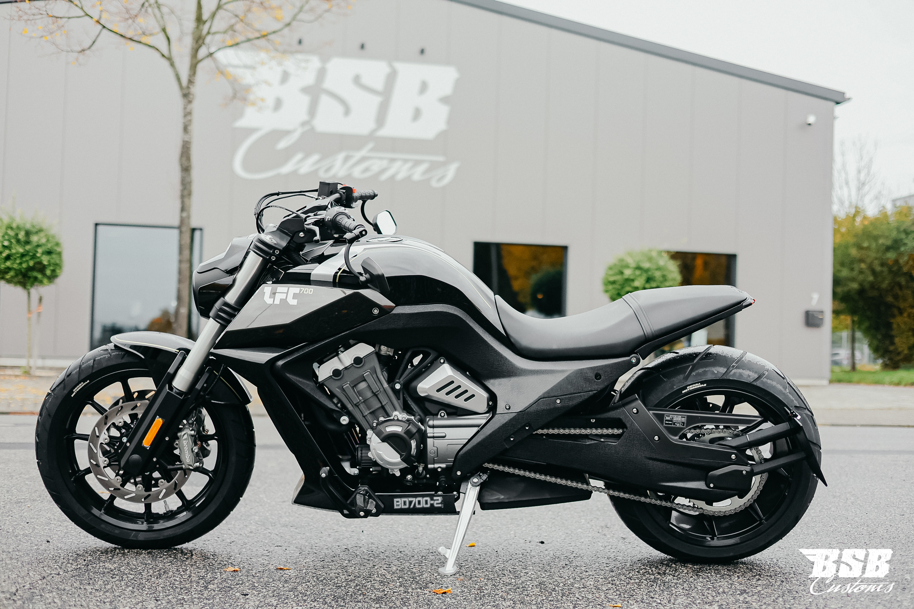 Benda LFC 700 – Der Power-Cruiser der Extraklasse 310-er Hi-Reifen, ABS / TFT/ Anti-Hopping Kupplung modifiziert by BSB Customs NEUFAHRZEUG!!! 