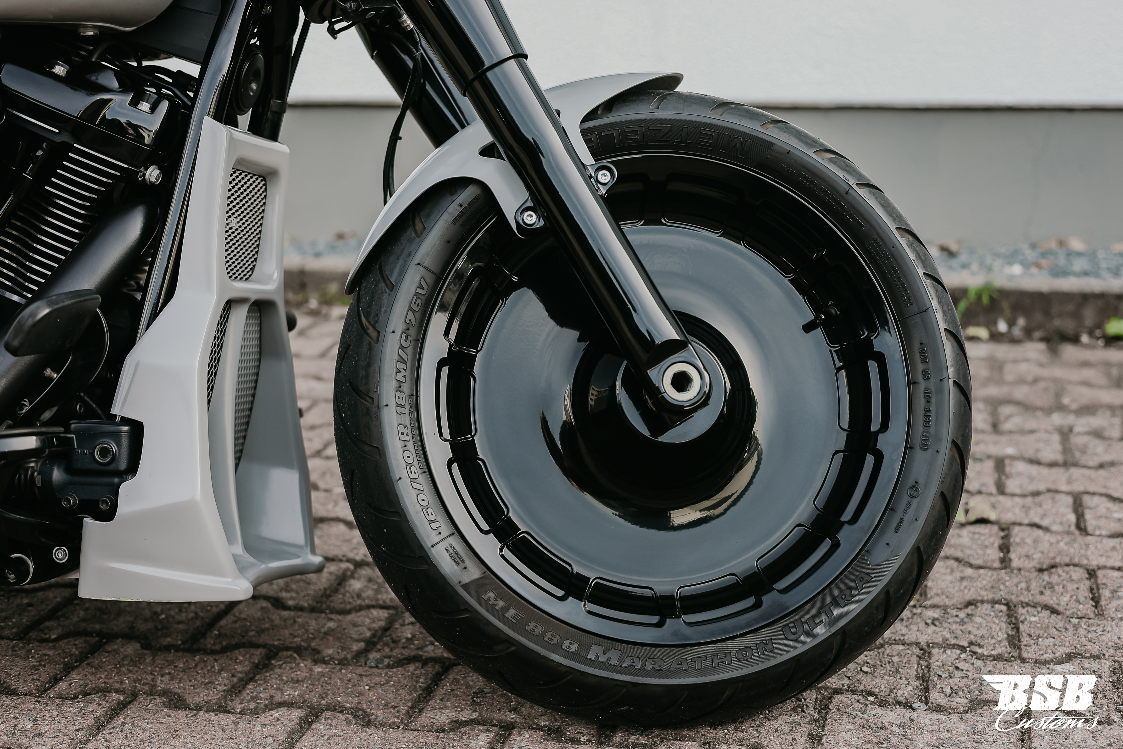 2018 Harley Davidson FAT BOY 107 CUI mit Umbau // Finanzierung ab 4,99% ohne Anzahlung möglich 