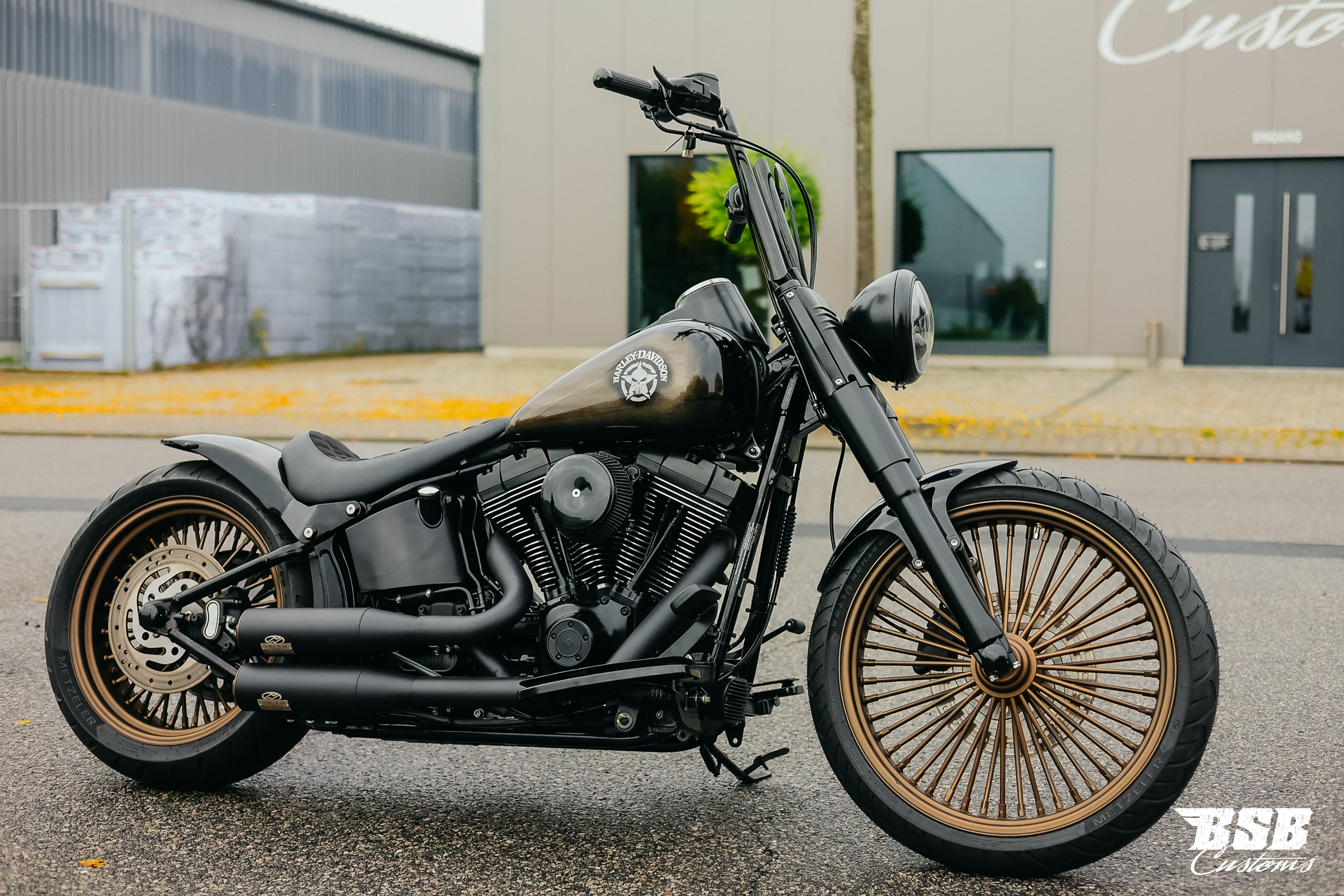 2011 Harley Davidson FLSTC Heritage Softail,viele Extras wie Jekil&Hyde / FAT SPOKE / Airbrush / Ape Hanger ...  Finanzierung möglich 