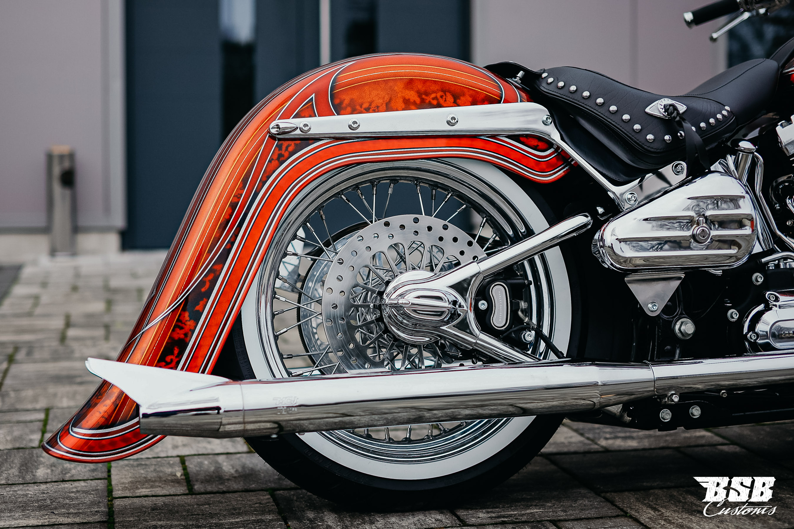 2014 Softail "La Roja"  Mexican Chicano Style Umbau by BSB Customs  sehr viele Extras... ab 345 EUR finanzieren* 