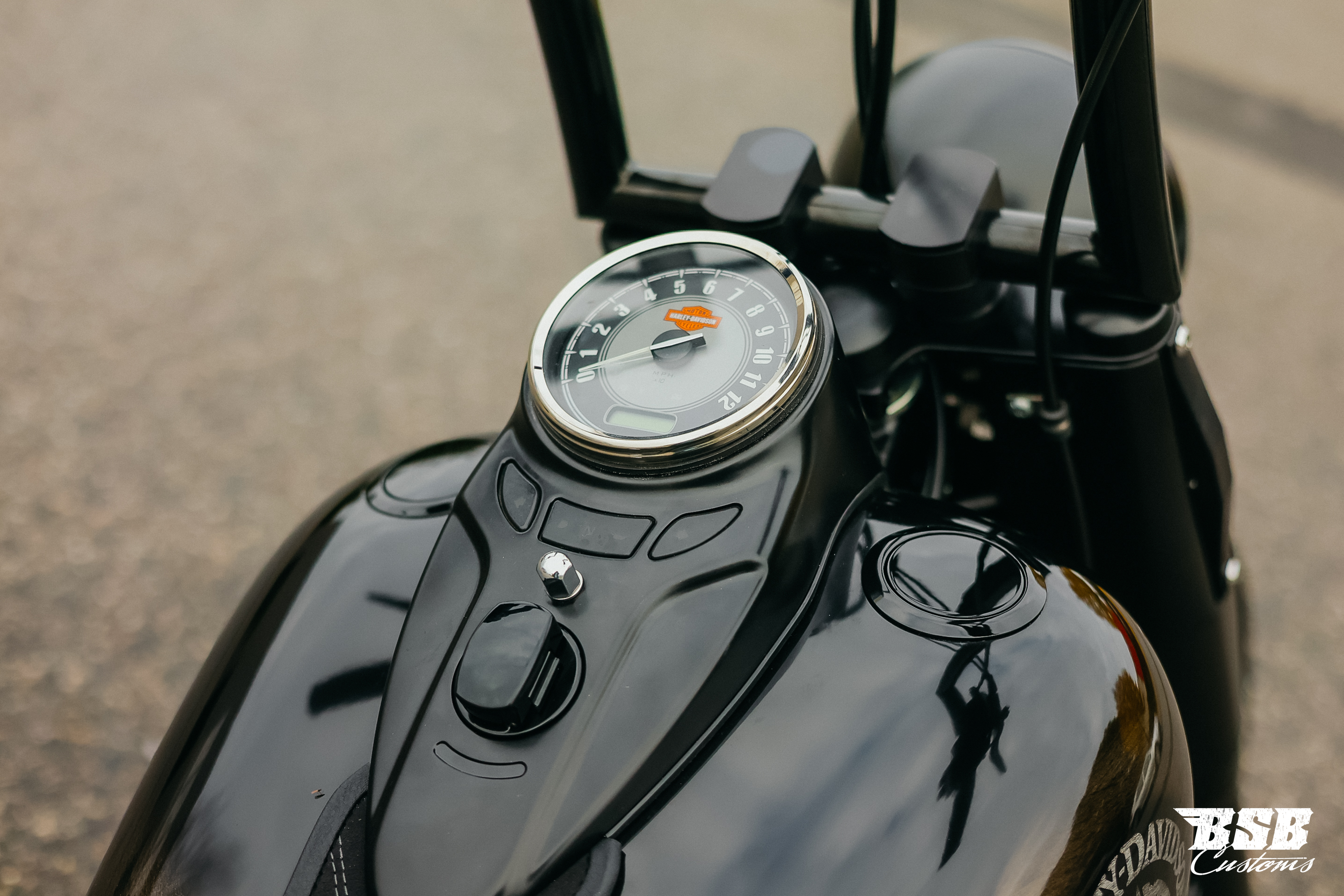 2011 Harley Davidson FLSTC Heritage Softail,viele Extras wie Jekil&Hyde / FAT SPOKE / Airbrush / Ape Hanger ...  Finanzierung möglich 