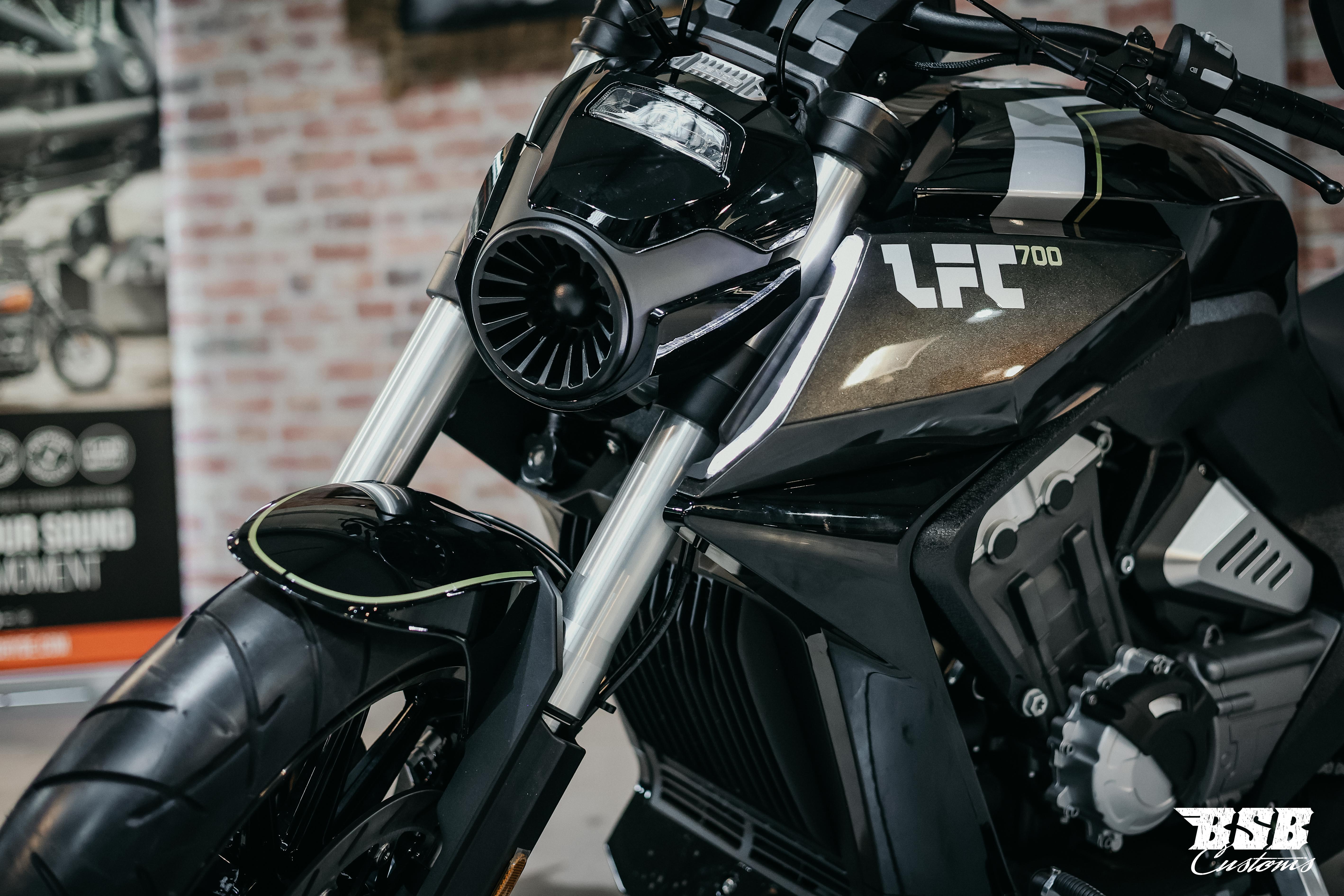 Benda LFC 700 – Der Power-Cruiser der Extraklasse 310-er Hi-Reifen, ABS / TFT/ Anti-Hopping Kupplung modifiziert by BSB Customs NEUFAHRZEUG!!! 