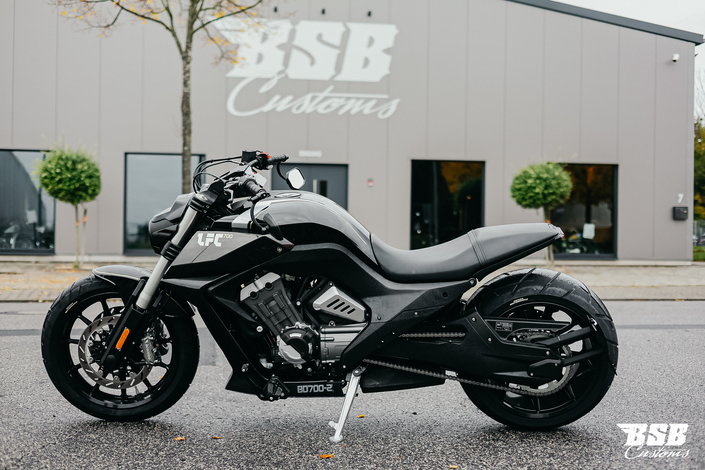 Benda LFC 700 – Der Power-Cruiser der Extraklasse 310-er Hi-Reifen, ABS / TFT/ Anti-Hopping Kupplung modifiziert by BSB Customs NEUFAHRZEUG!!! 