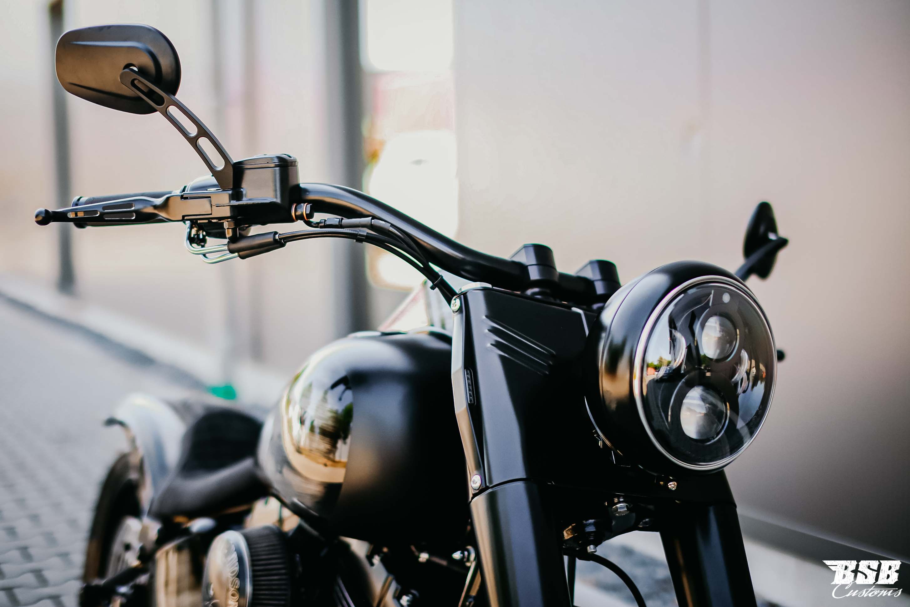 LED Scheinwerfer 7" schwarz mit Standlicht, CE-Zulassung für Harley Softail & Touring Modelle