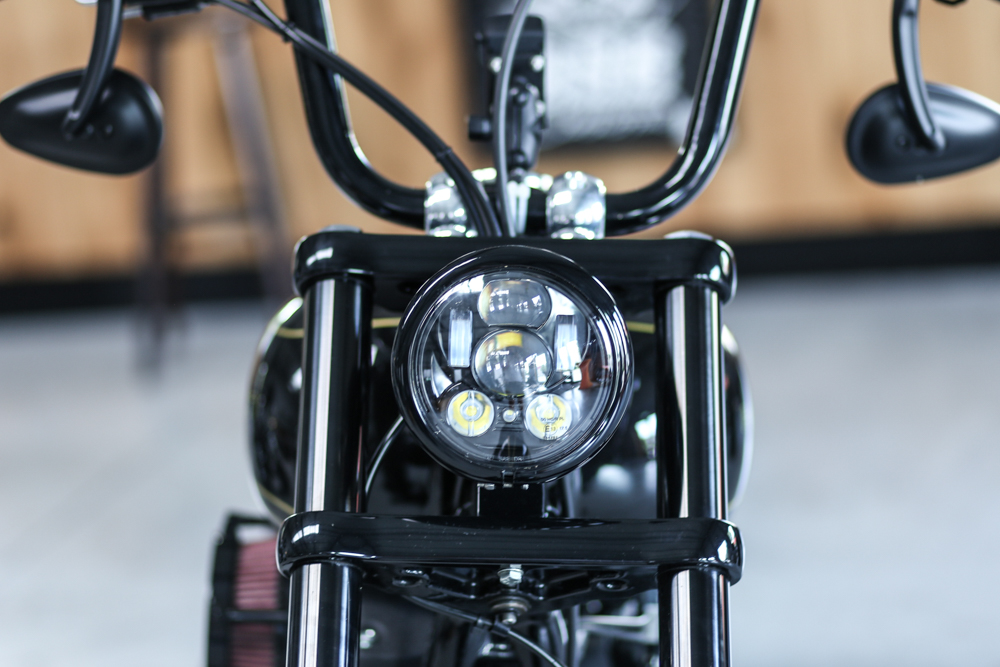 LED 5,75 Zoll schwarz, Standlicht, E-Zulassung für Harley Davidson FXSB BREAKOUT Softail 5 3/4