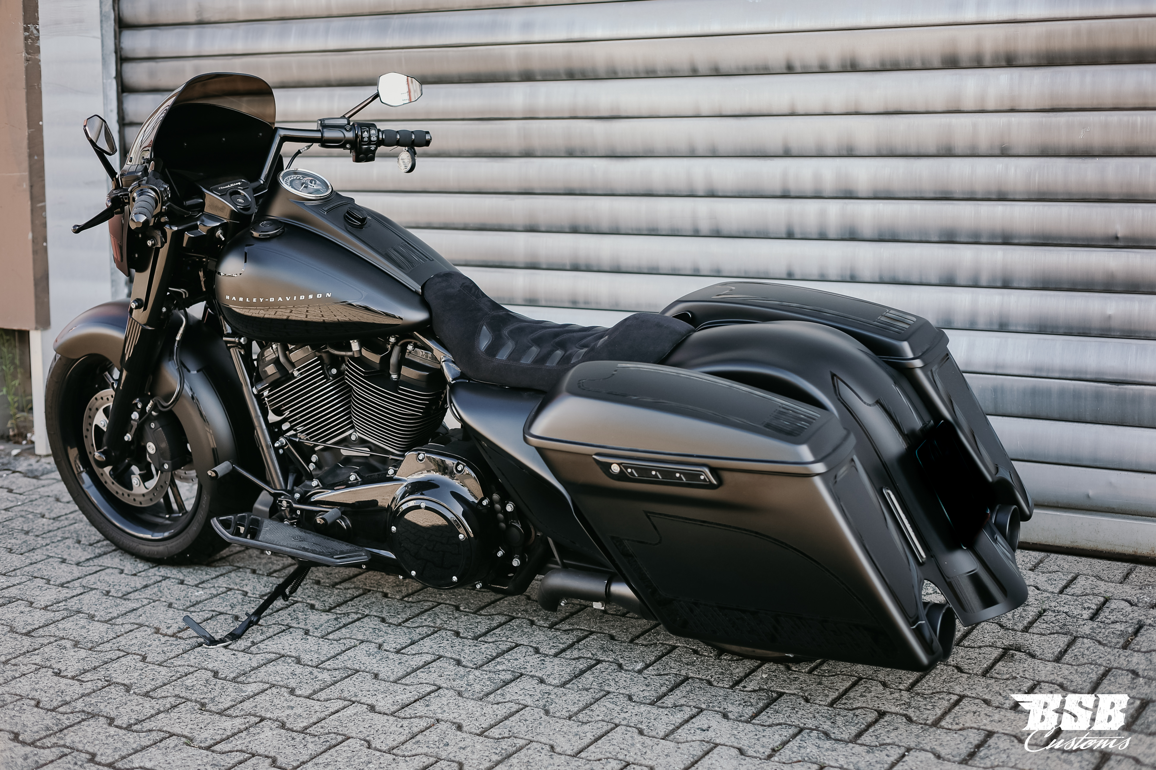 2017 FLHR Road KING M8 Custom Umbau mit Jekill & Hyde Anlage / THunderbike Luftfilter und vieles mehr ... Finanzierung möglich 