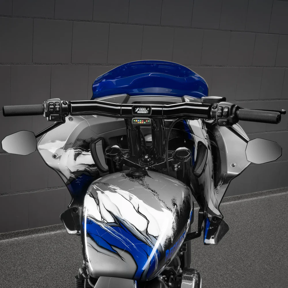 „Rückenschonender“ T-Bar Mega-Lenker mit geneigter Lenksäule (mit optionalem Stealth-Speedometer)