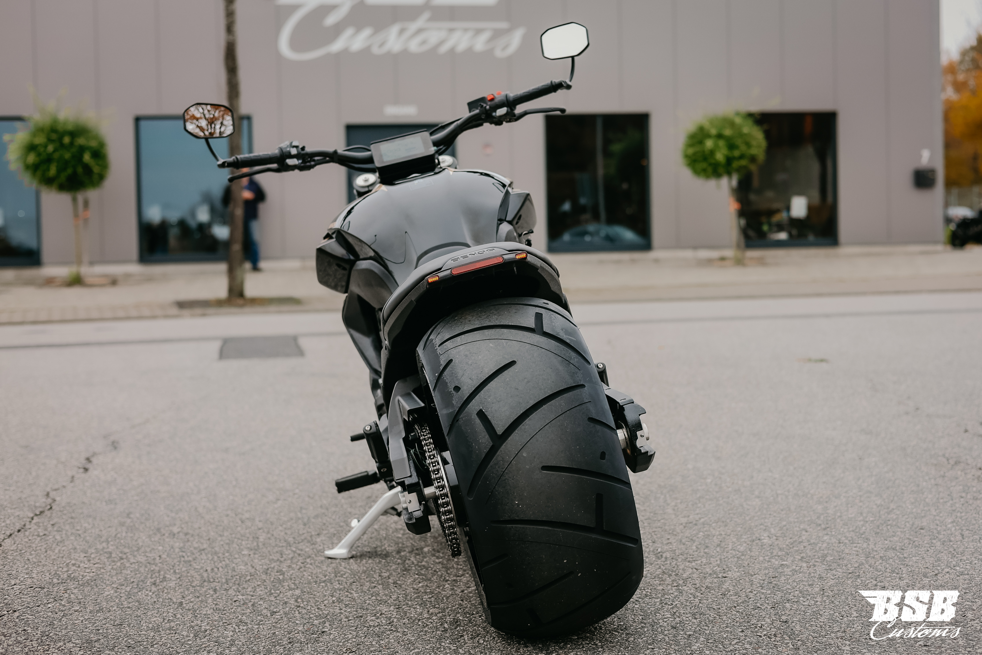 Benda LFC 700 Pro– Airride -300-er Hi-Reifen, ABS / TFT/ Anti-Hopping Kupplung modifiziert by BSB Customs NEUFAHRZEUG!!! 