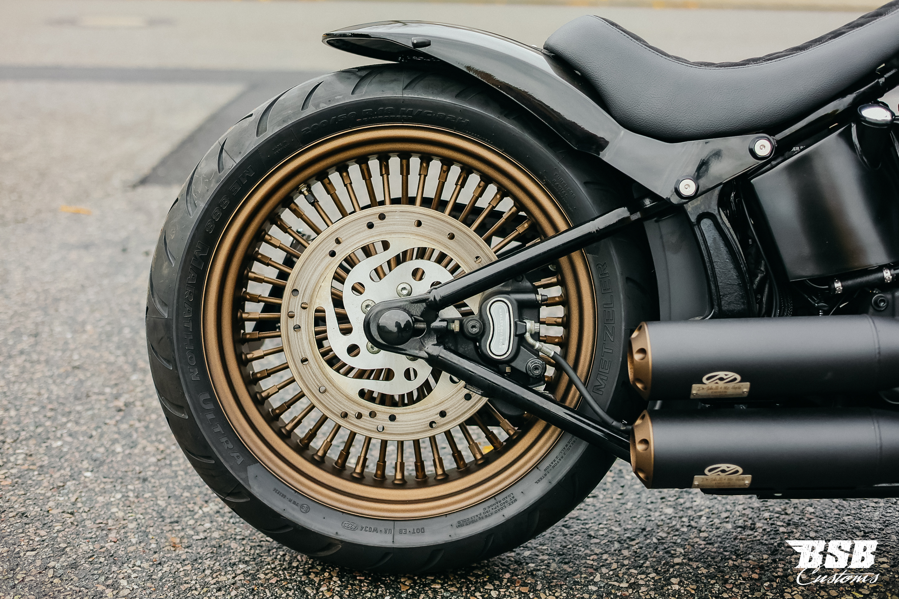 2011 Harley Davidson FLSTC Heritage Softail,viele Extras wie Jekil&Hyde / FAT SPOKE / Airbrush / Ape Hanger ...  Finanzierung möglich 