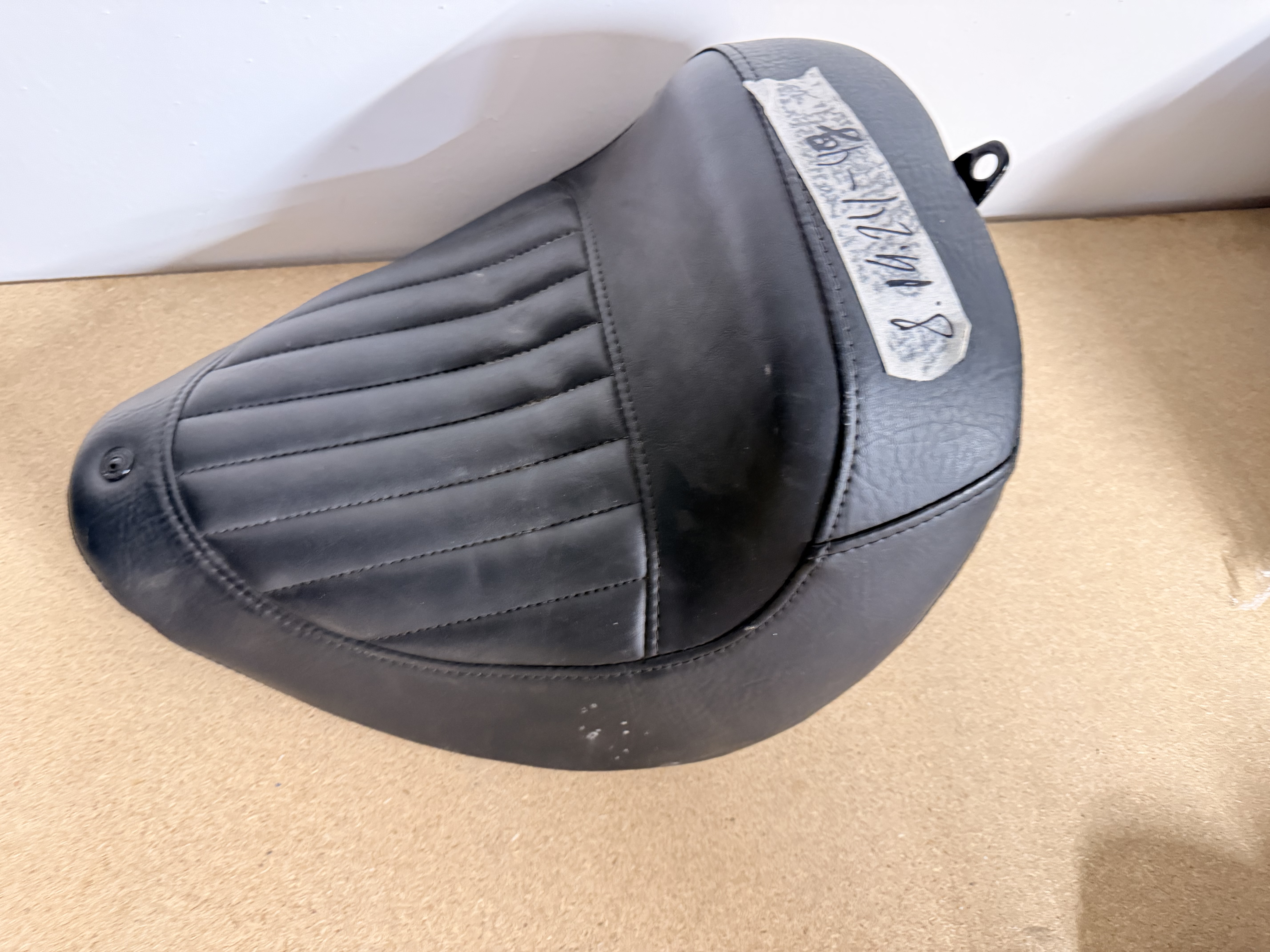 Harley-Davidson FLS Softail Slim Sitz OEM Harley 52000264
