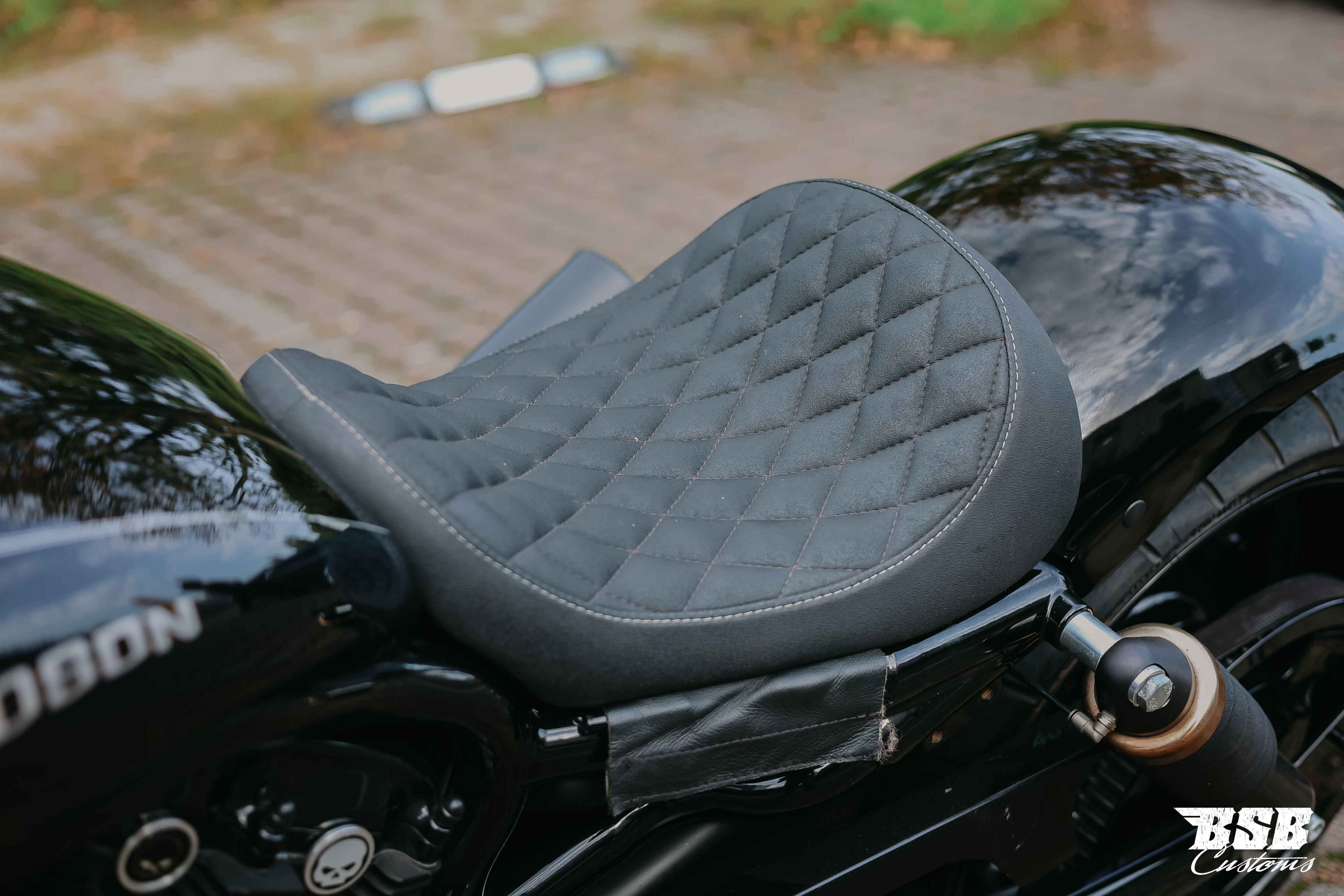 2008 Harley Davidson V-ROD edler Umbau 280-er,  NLC Anlage, Airride und vieles mehr .. ab 300 EUR finanzieren 