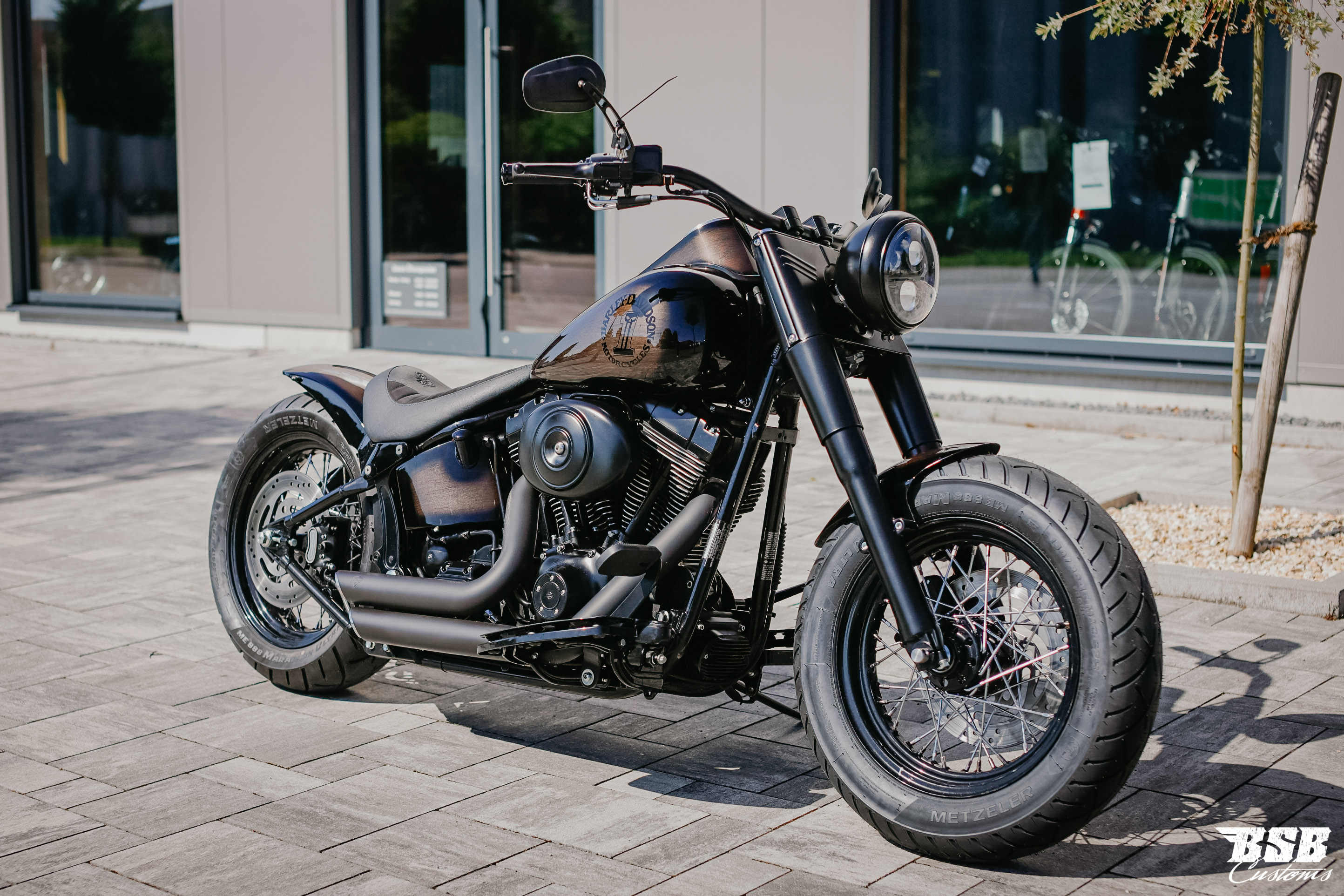 LED Scheinwerfer 7" schwarz mit Standlicht, CE-Zulassung für Harley Softail & Touring Modelle