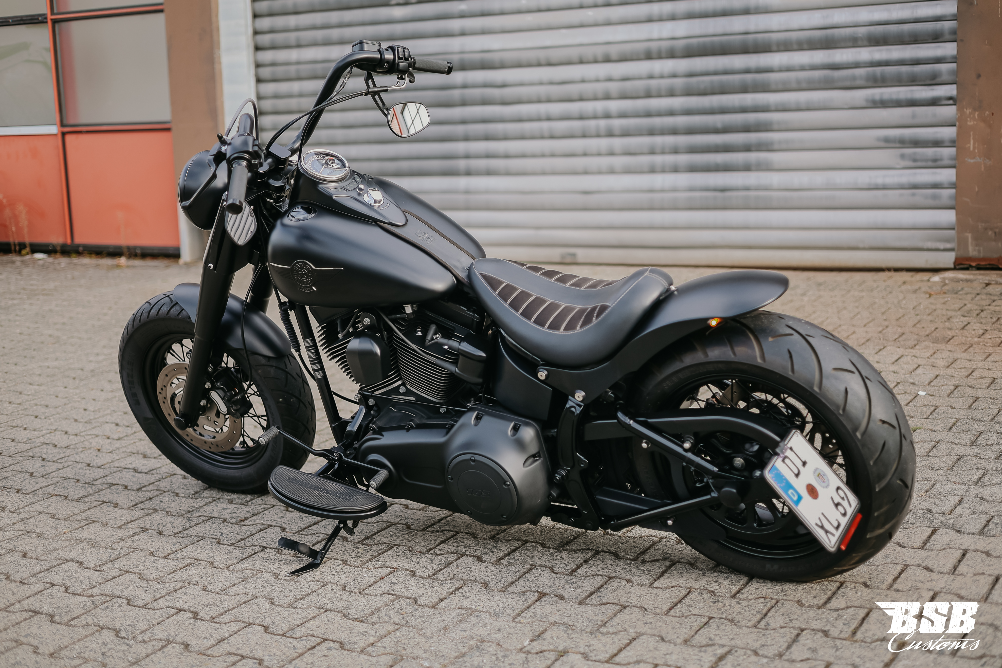 2012 Harley Davidson  Softail 103 CUI Mega-Umbau  ///  Jekill & Hyde Anlage / Finanzierung ab 5,99% möglich  ab 200 eur / mtl.