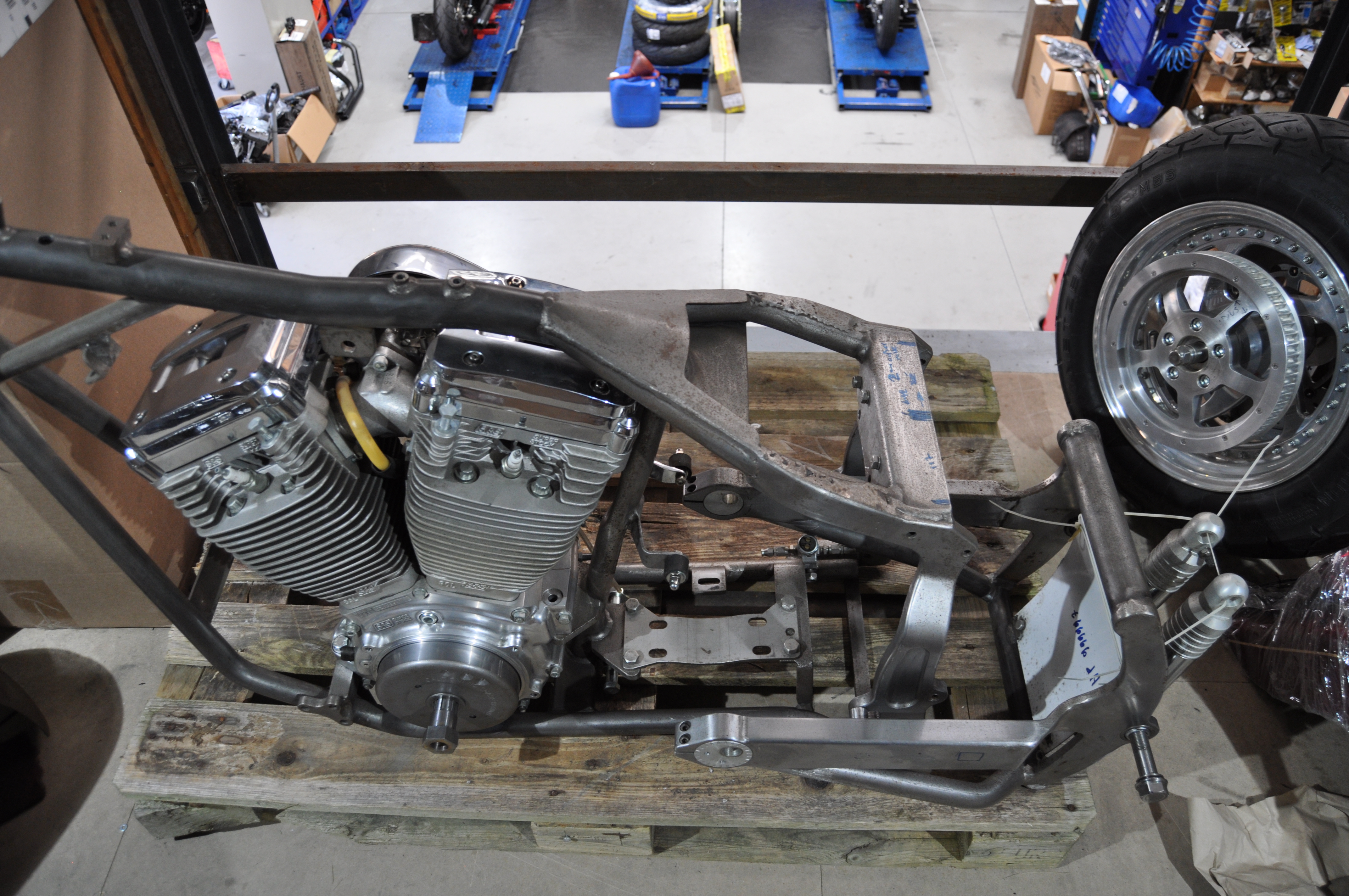 HP 010003 Custom-Rahmen Wide mit 40° Rake – 30 mm breiter als OEM, für 7-Zoll-Räder neu und unbenutzt | Nur Abholung