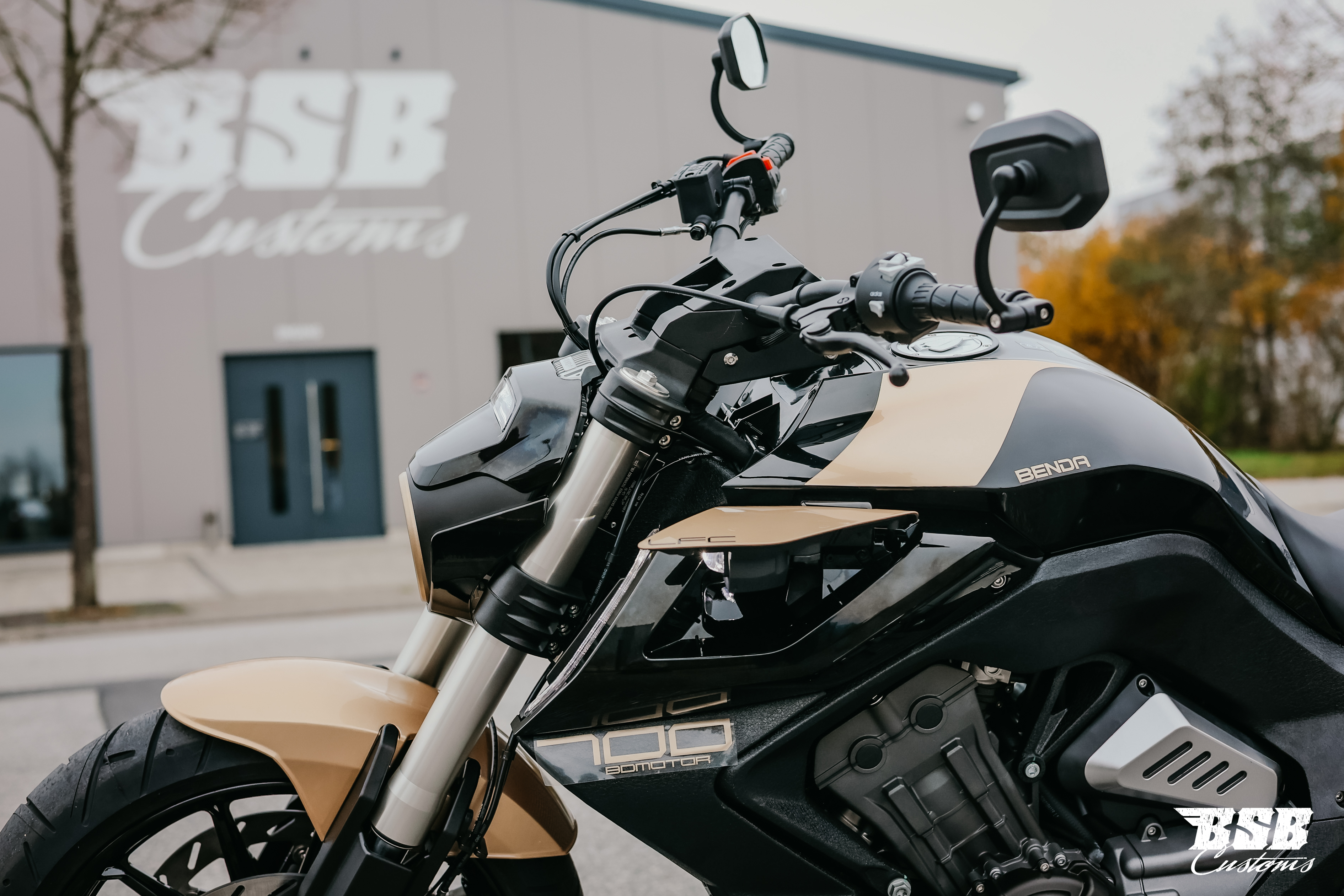 Benda LFC 700 Pro– Airride -300-er Hi-Reifen, ABS / TFT/ Anti-Hopping Kupplung modifiziert, SCHWARZ / GOLD,  NEUFAHRZEUG!!! 