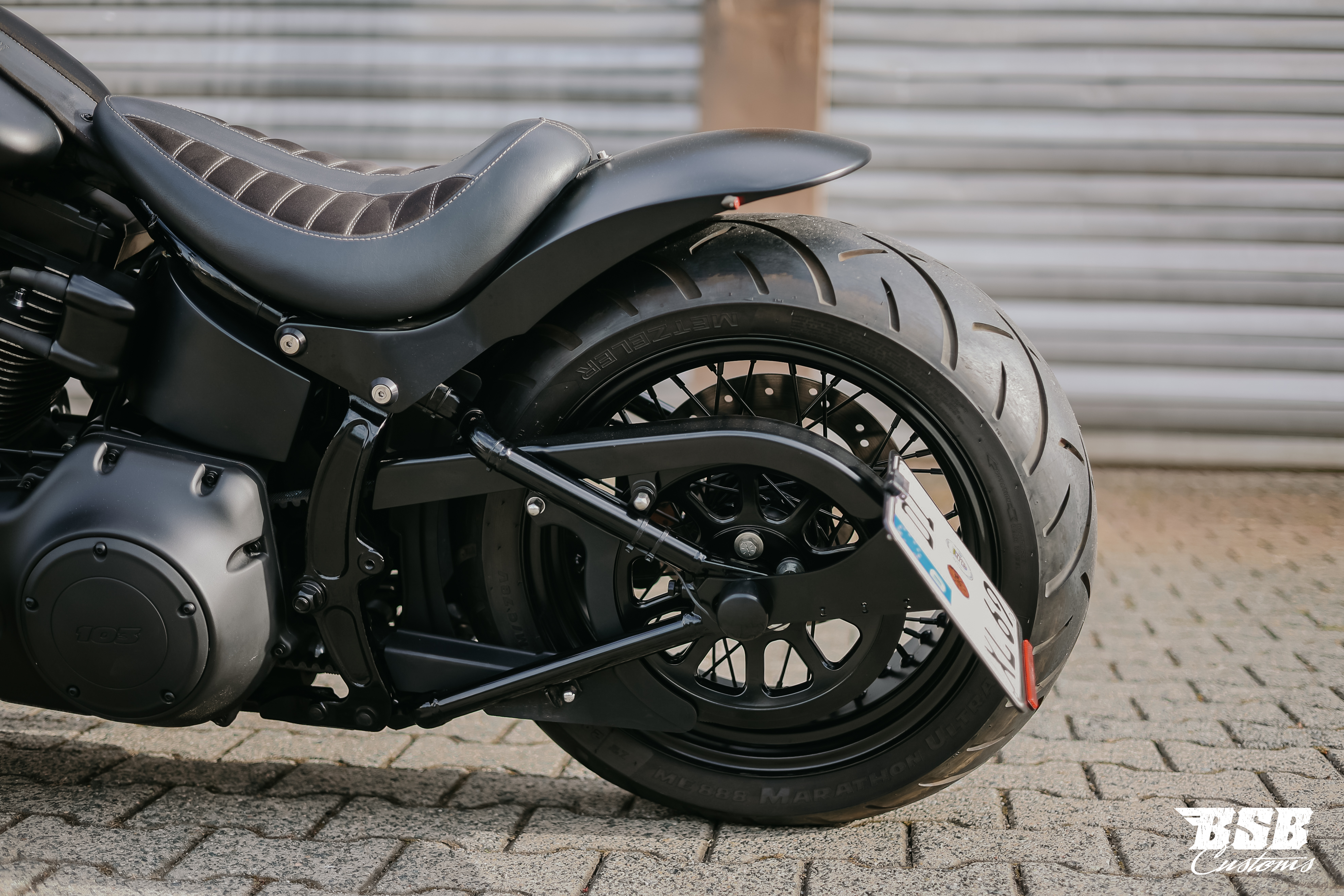 2012 Harley Davidson  Softail 103 CUI Mega-Umbau  ///  Jekill & Hyde Anlage / Finanzierung ab 5,99% möglich  ab 200 eur / mtl.