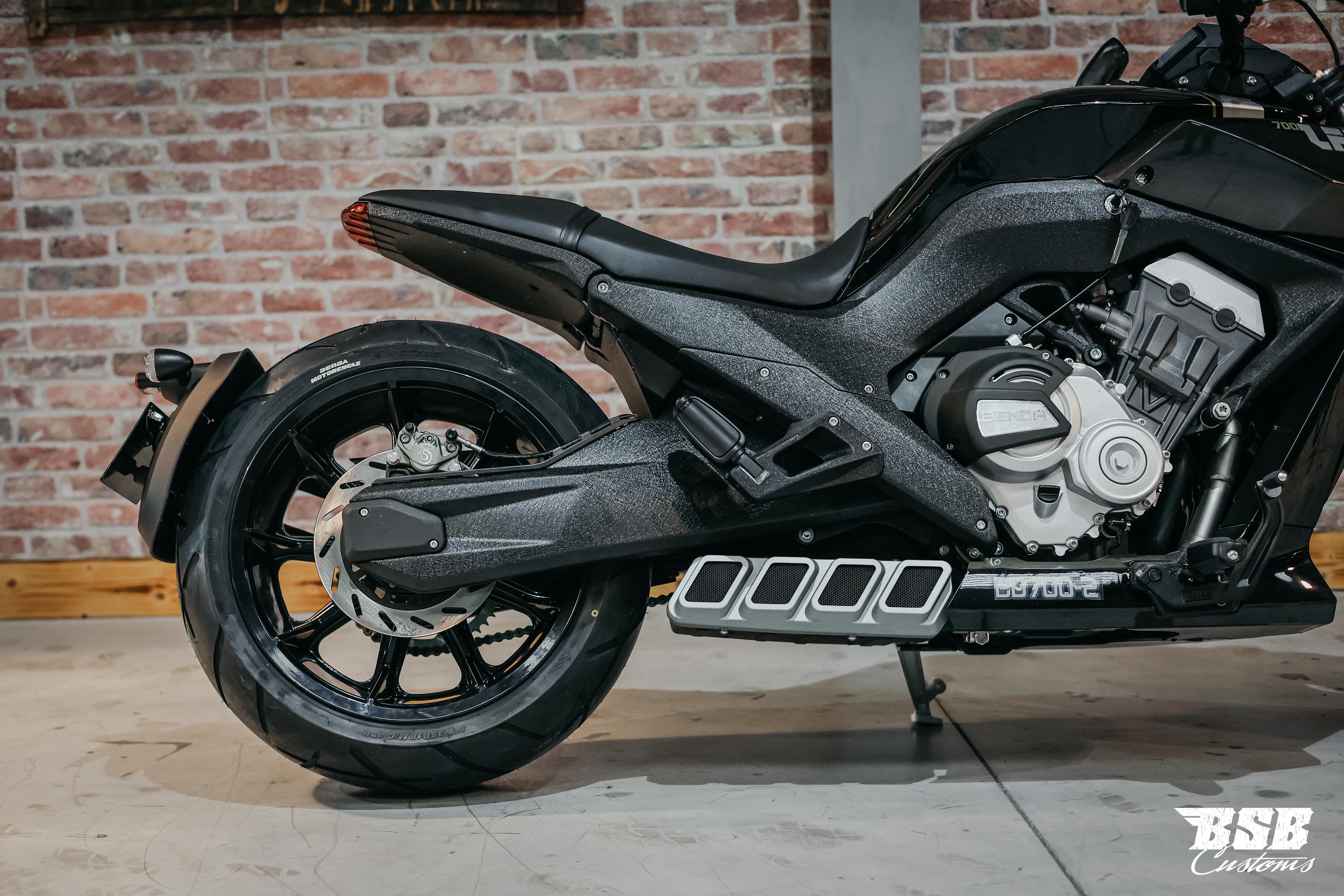 Benda LFC 700 – Der Power-Cruiser der Extraklasse 310-er Hi-Reifen, ABS / TFT/ Anti-Hopping Kupplung modifiziert by BSB Customs NEUFAHRZEUG!!! 