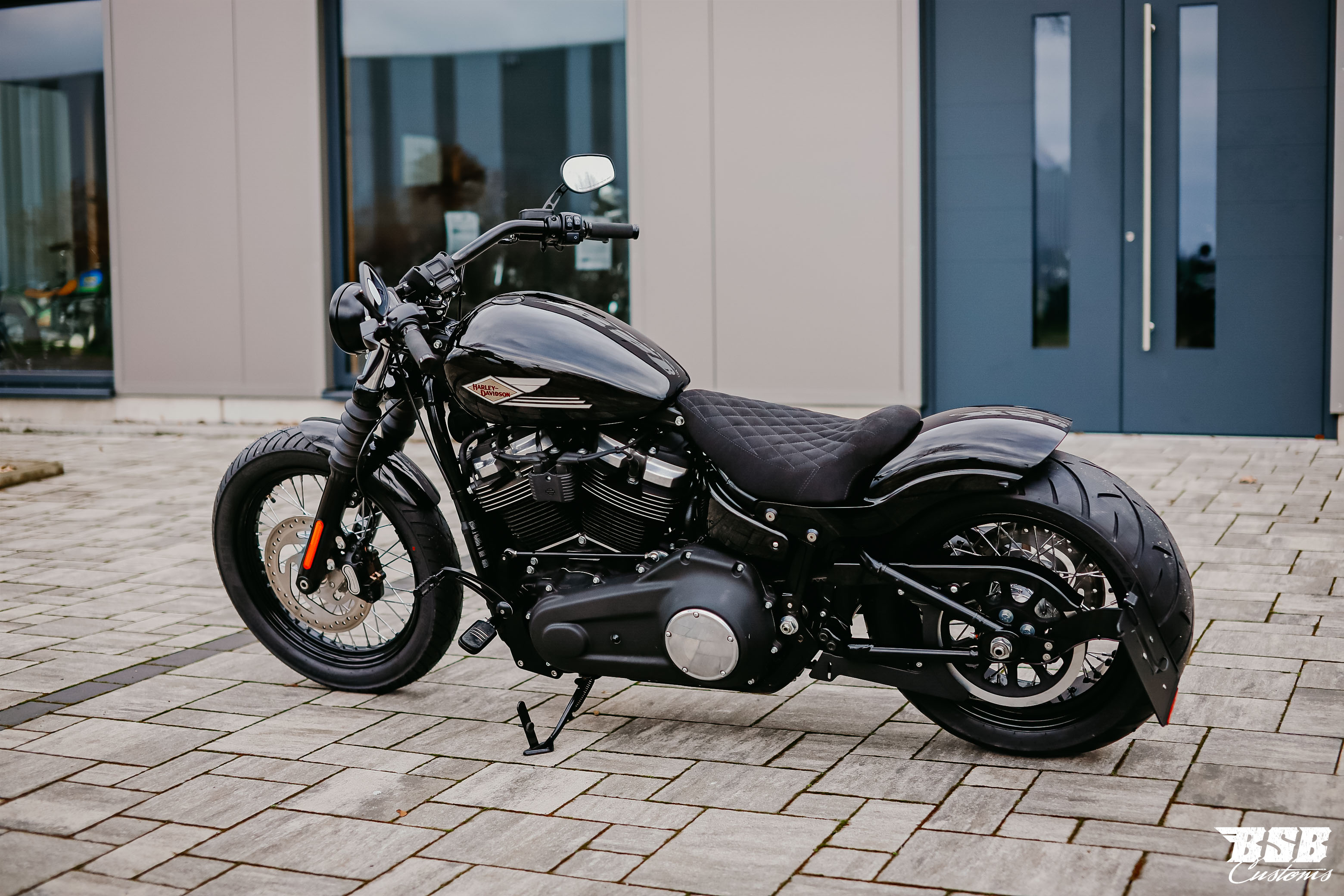 2020 FXBB 107 Softail Street BOB mit Umbau und Jekill & Hyde Anlage bereits ab 285 EUR finanzieren