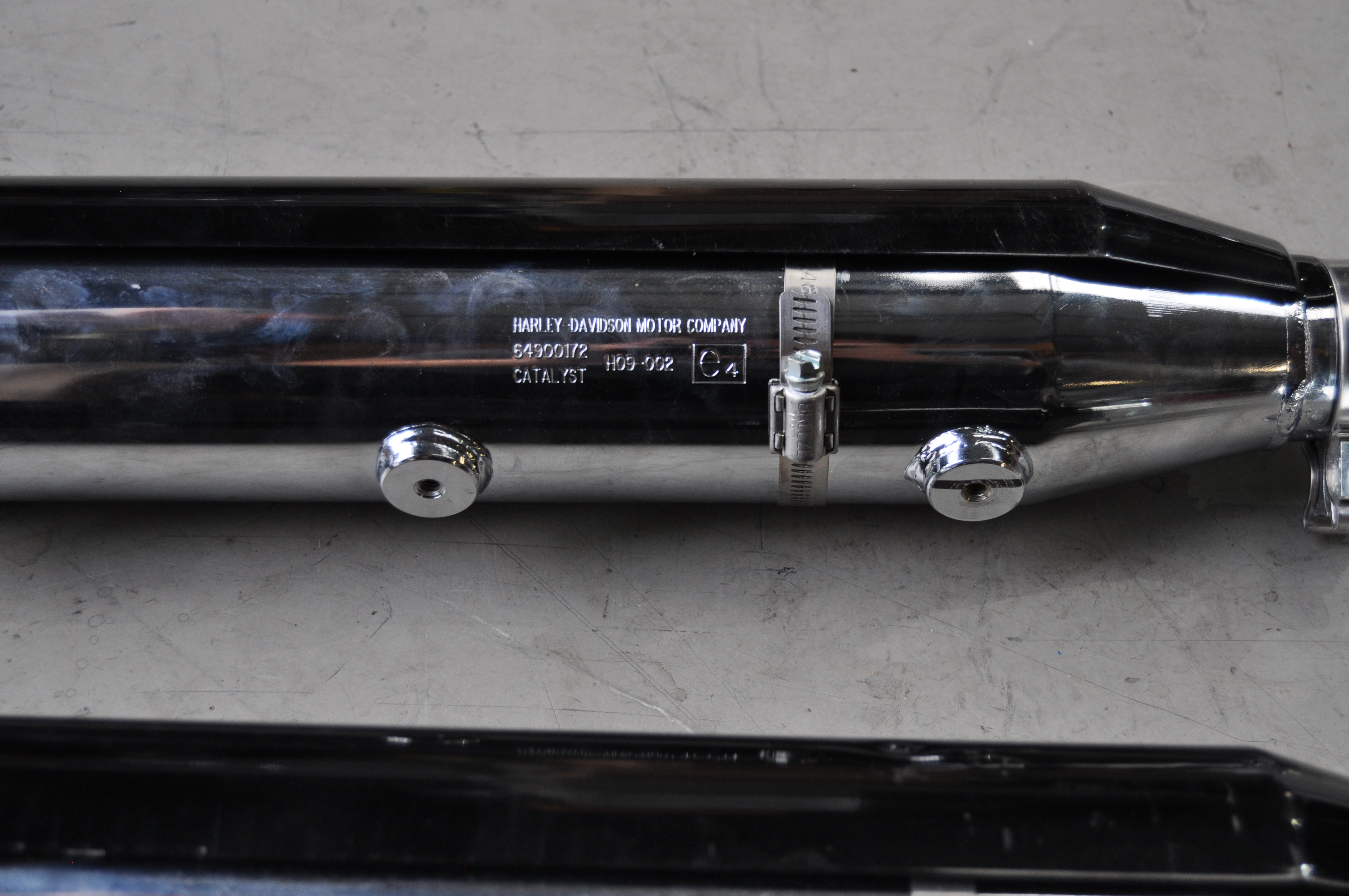 Harley-Davidson® Breakout FXSB Endtopf – Original Auspuff 64900172 G417 – E4 geprüft – gebraucht mit Kratzern