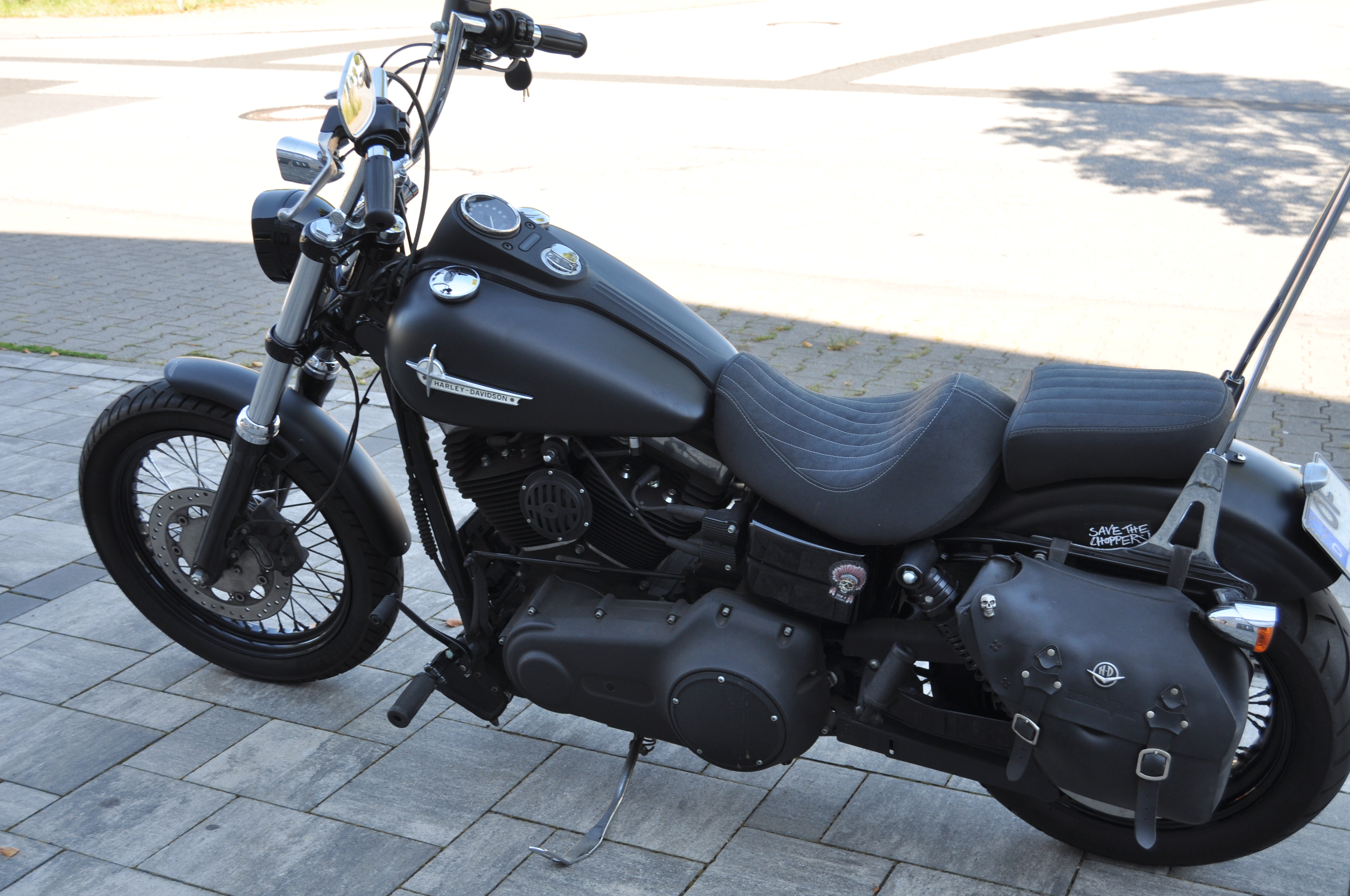 2016 Harley Davidson FXDB Street Bob - 5HD1 - 1 Hand  (ab 300 EUR finanzieren*) 