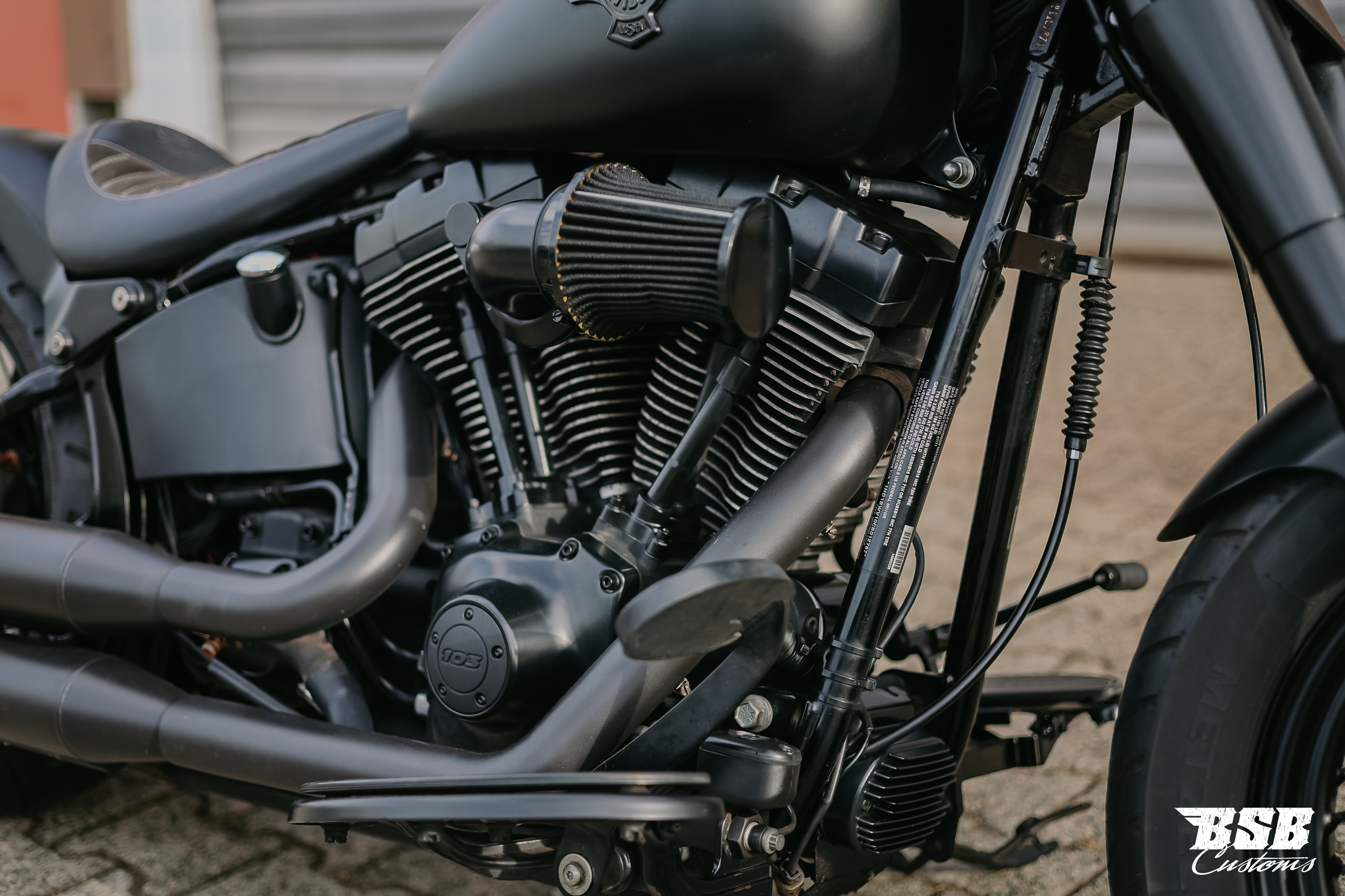 2012 Harley Davidson  Softail 103 CUI Mega-Umbau  ///  Jekill & Hyde Anlage / Finanzierung ab 5,99% möglich  ab 200 eur / mtl.