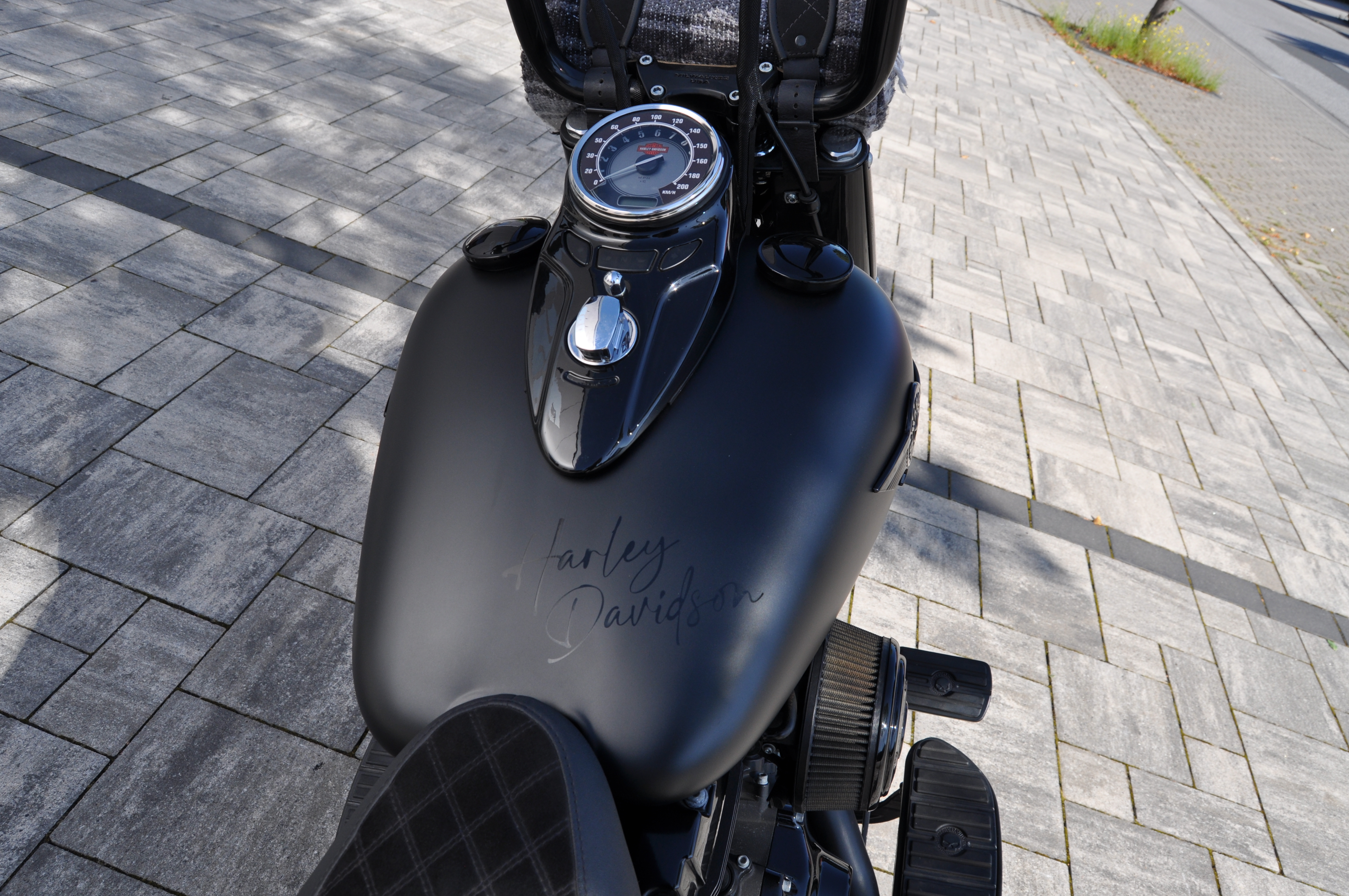 2012 Harley Davidson Softail mit Mega Umbau sehr viele Extras +++ Finanzierung ab 6,99% möglich  