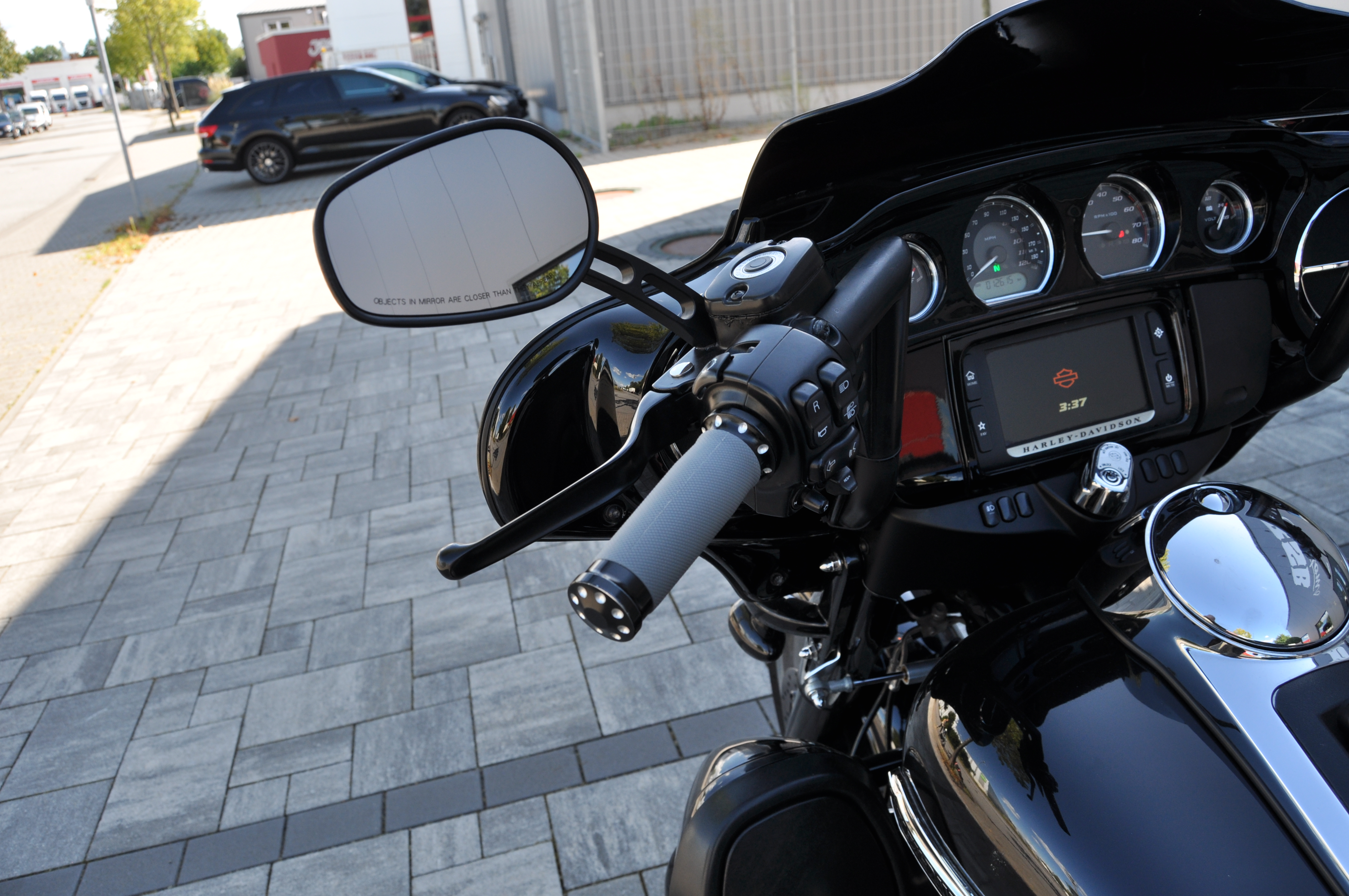 2016 Harley Davidson TRIKE FLHTCUTG Top Zustand erst 12615 km Fanzierung möglich 