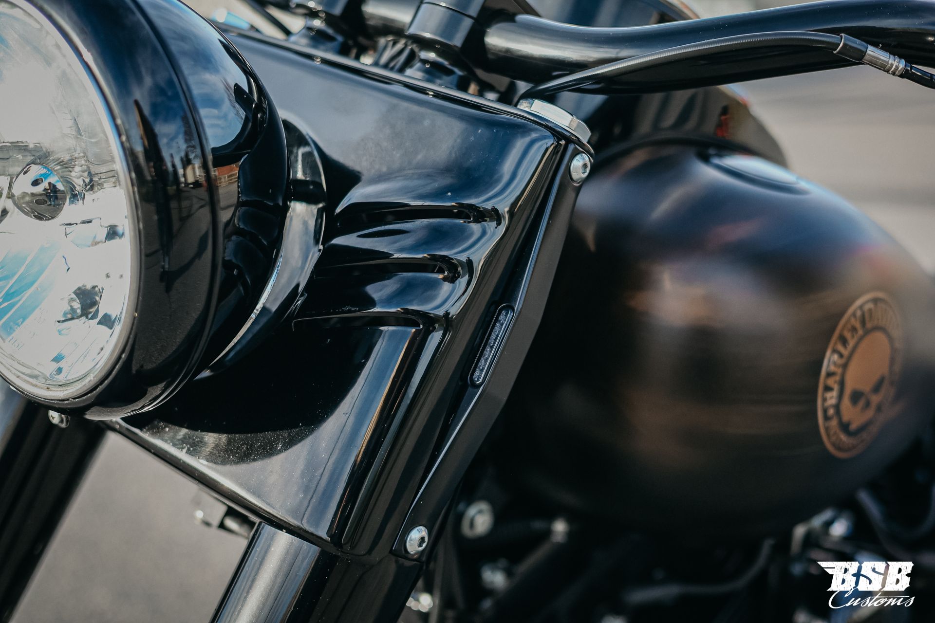 Stash 21 Blinker für Harley Davidson Softail & Fat Boy Big Twin 1993-2017 schwarz glanz / eloxiert / poliert 