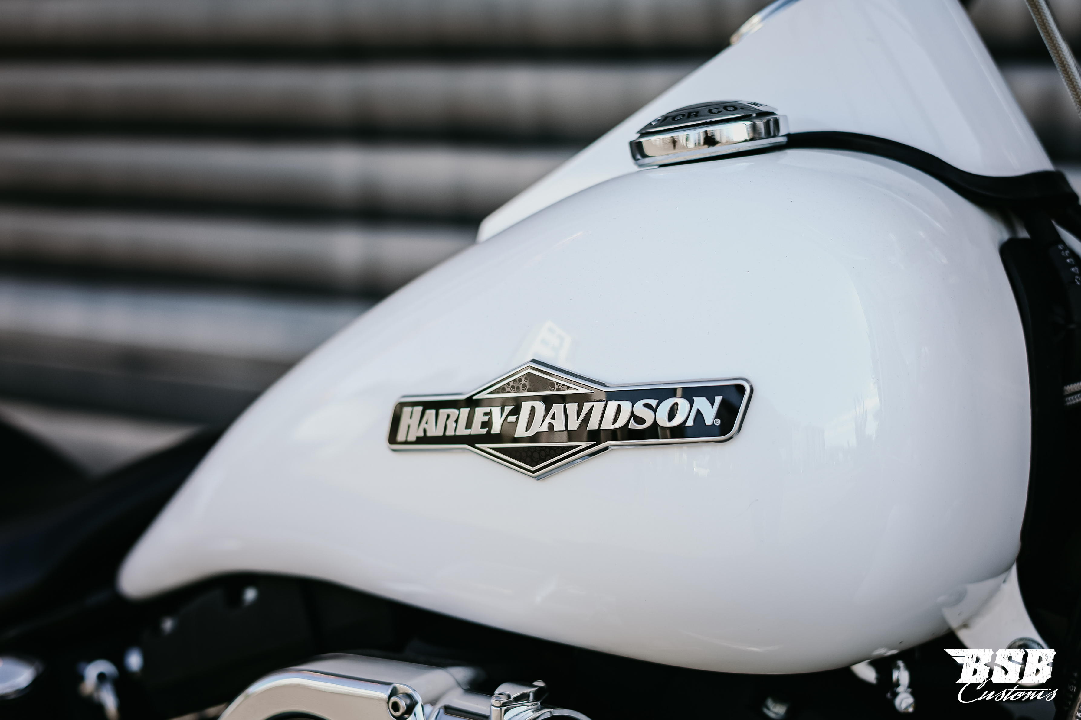 2000 Harley Davidson FXSTB Night Train mit "VERGASER" mit vielen Extras + 12 Monate Garantie 