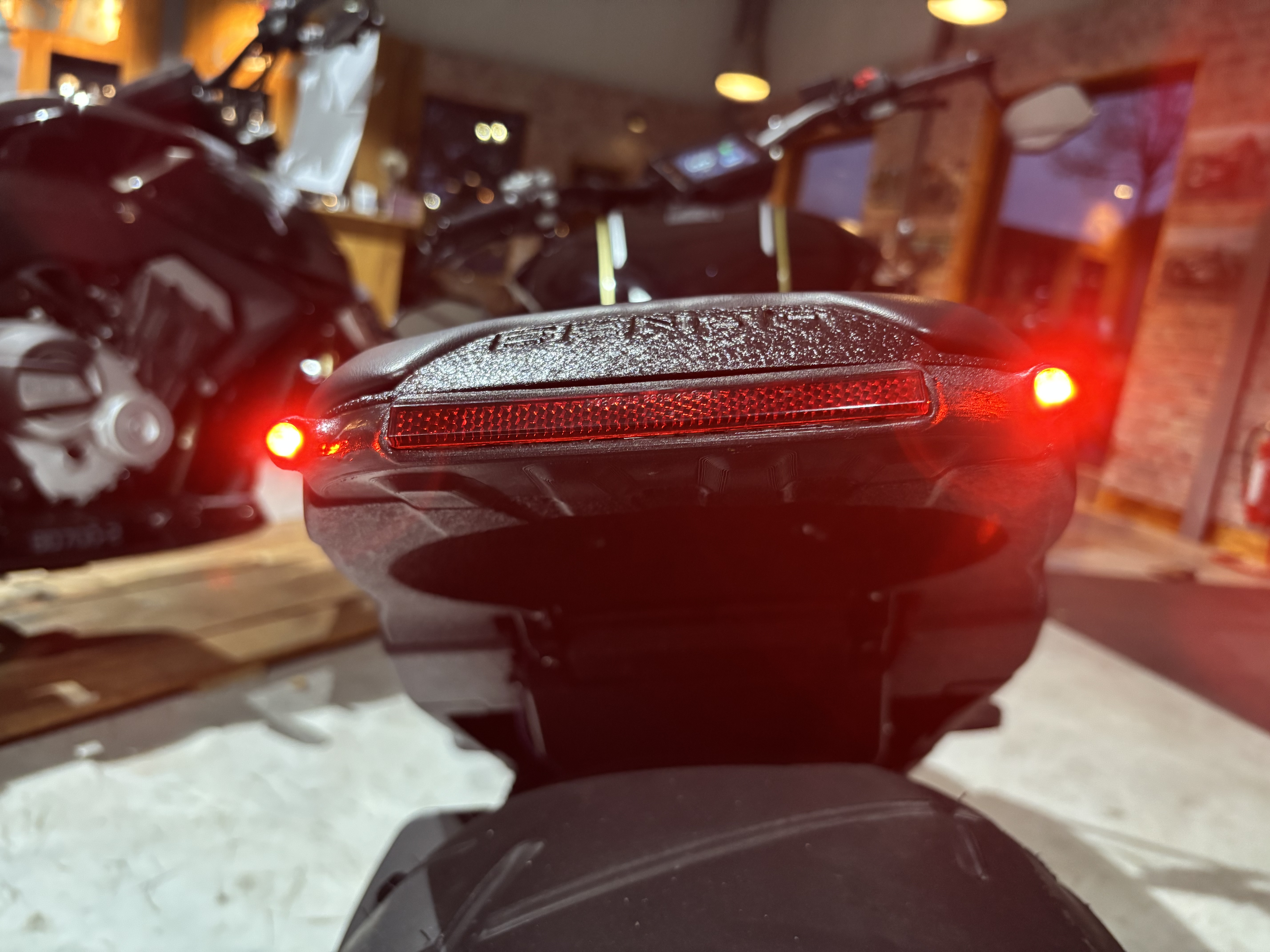 Eigenentwickelte Blinkerleiste für BENDA LFC 700 & LFC 700 PRO mit Kellermann Atto® Integral DF 3in1 Combo Eigenentwickelte Blinkerleiste für BENDA LFC 700 & LFC 700 PRO mit Kellermann Atto® Integral DF 3in1 Combo