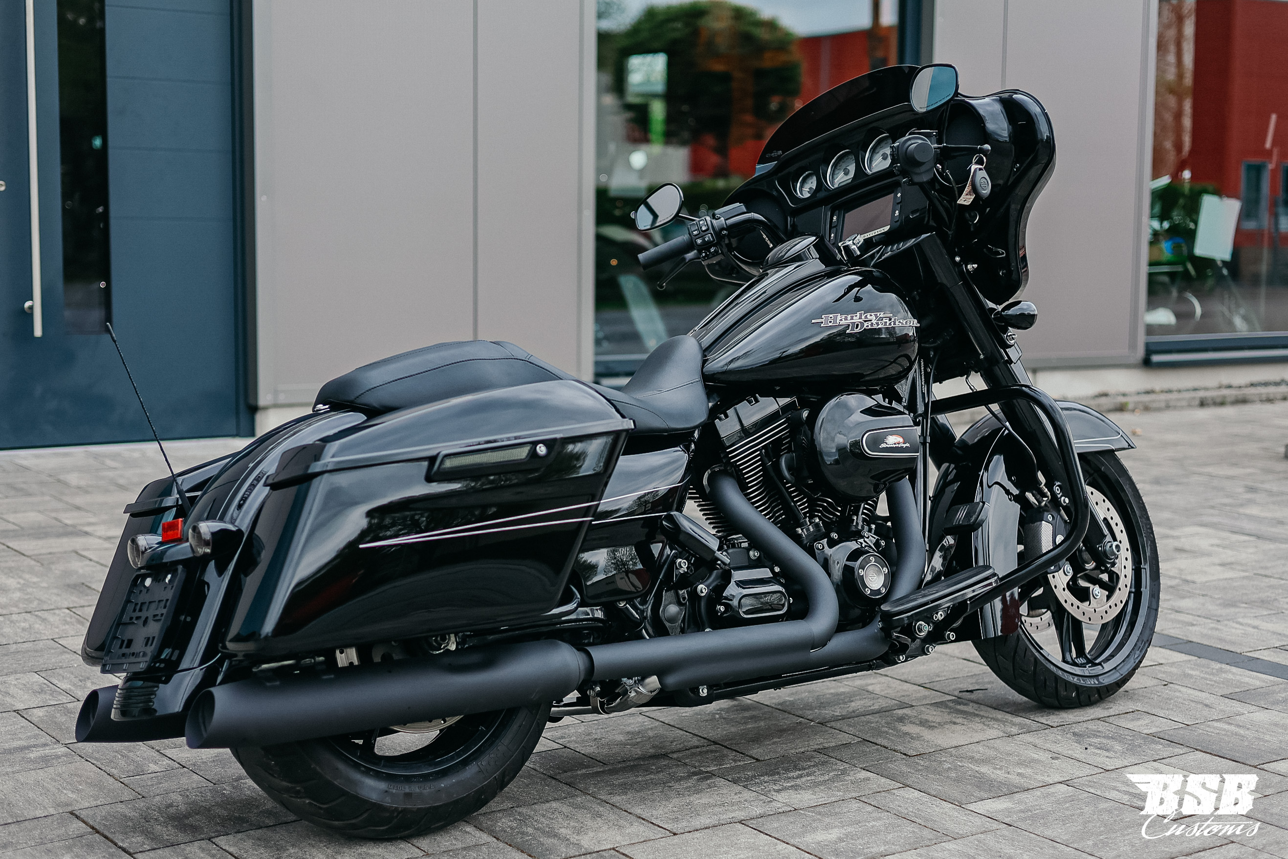 2016 Harley Davidson FLHXS Street Glide Spezial - ABS -Top Zustand ... Finanzierung ab 5,99% möglich 