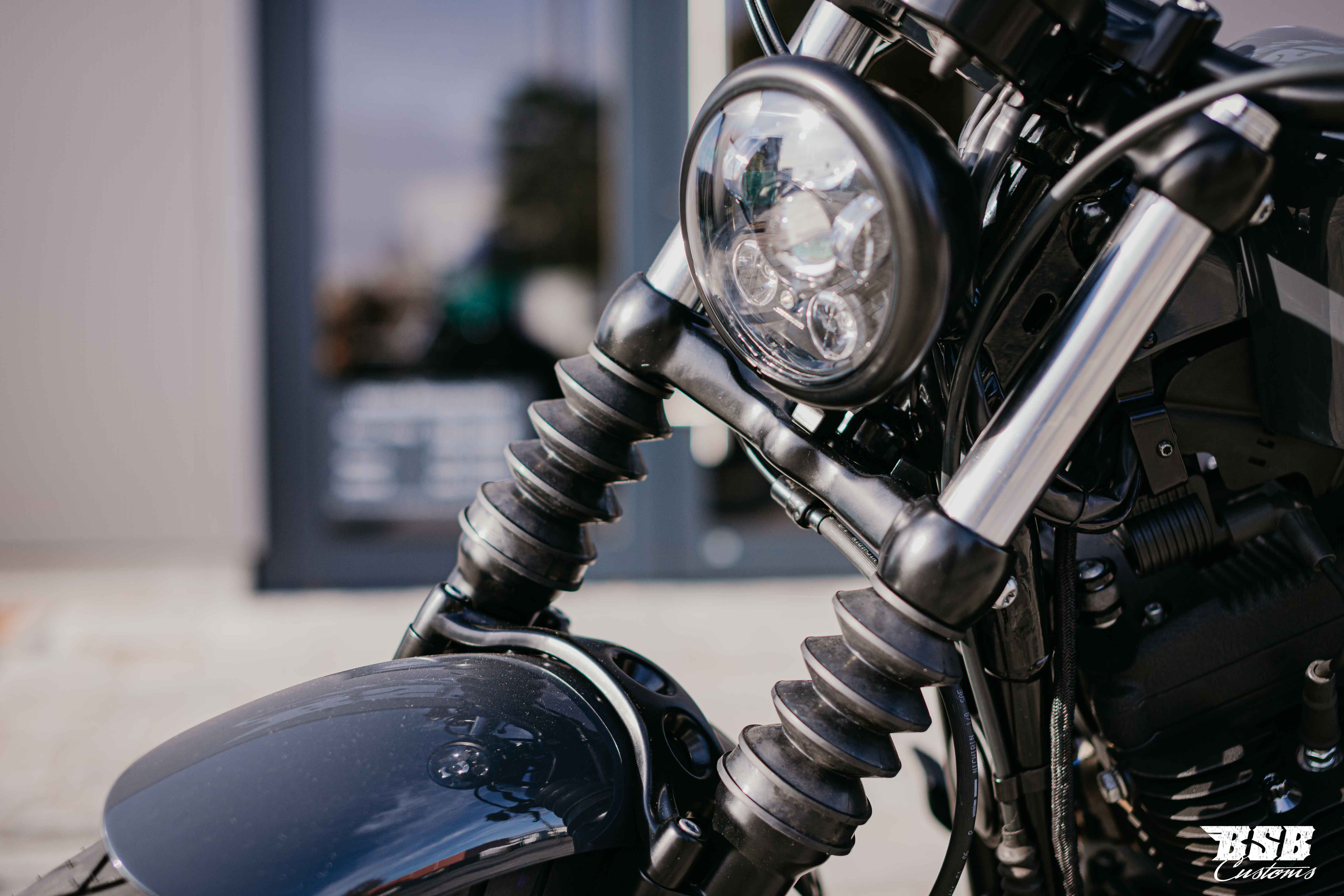 LED 5 3/4 Zoll schwarz, Standlicht, E-Zulassung für Harley Davidson SOFTAIL DYNA SPORTSTER Modelle