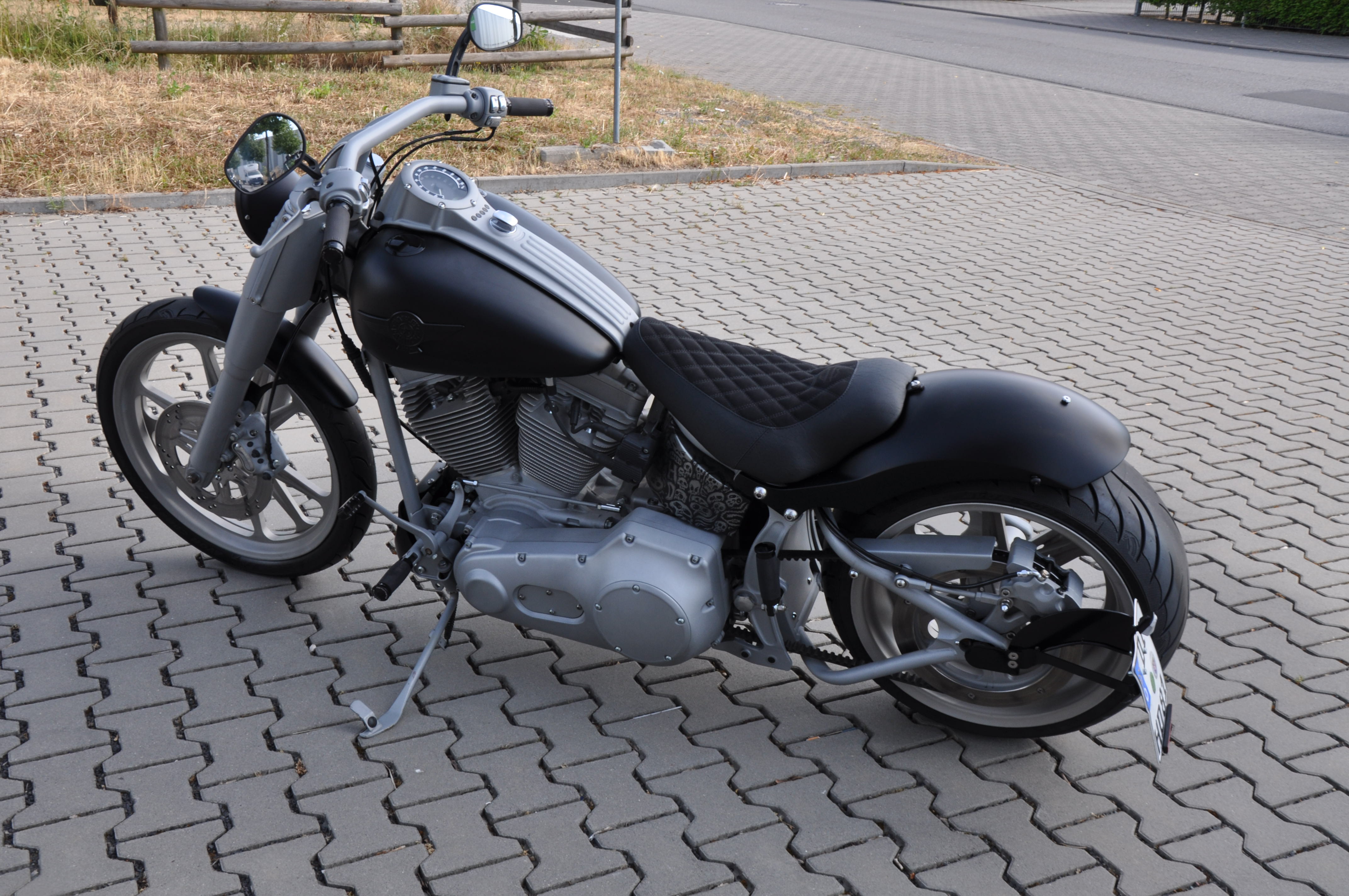 2006 FXSTC Softail Custom 240 Heckumbau, spinning wheels, RSD Anlage und vieles mehr