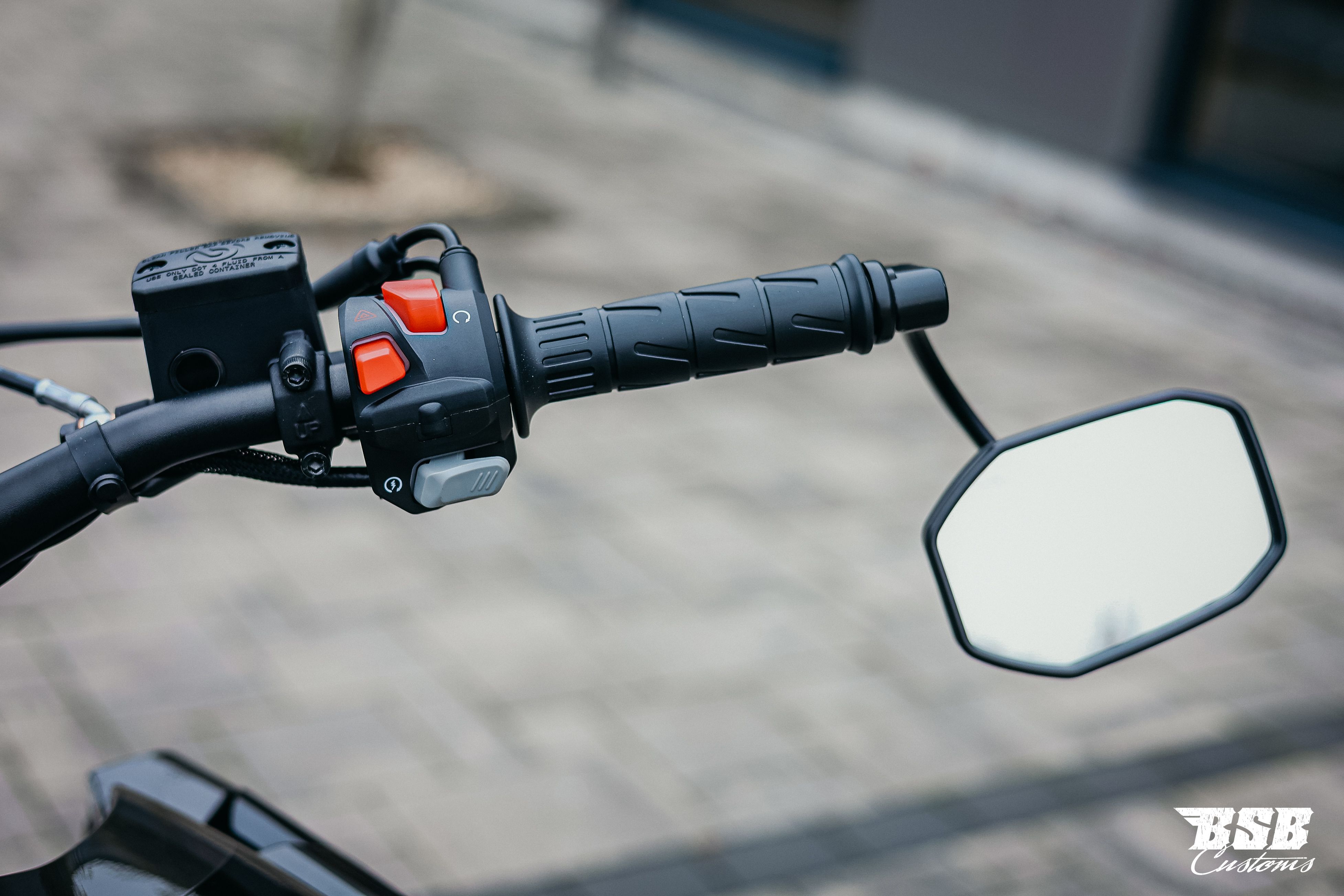 Benda LFC 700 Pro– Airride -300-er Hi-Reifen, ABS / TFT/ Anti-Hopping Kupplung modifiziert by BSB Customs NEUFAHRZEUG!!! 