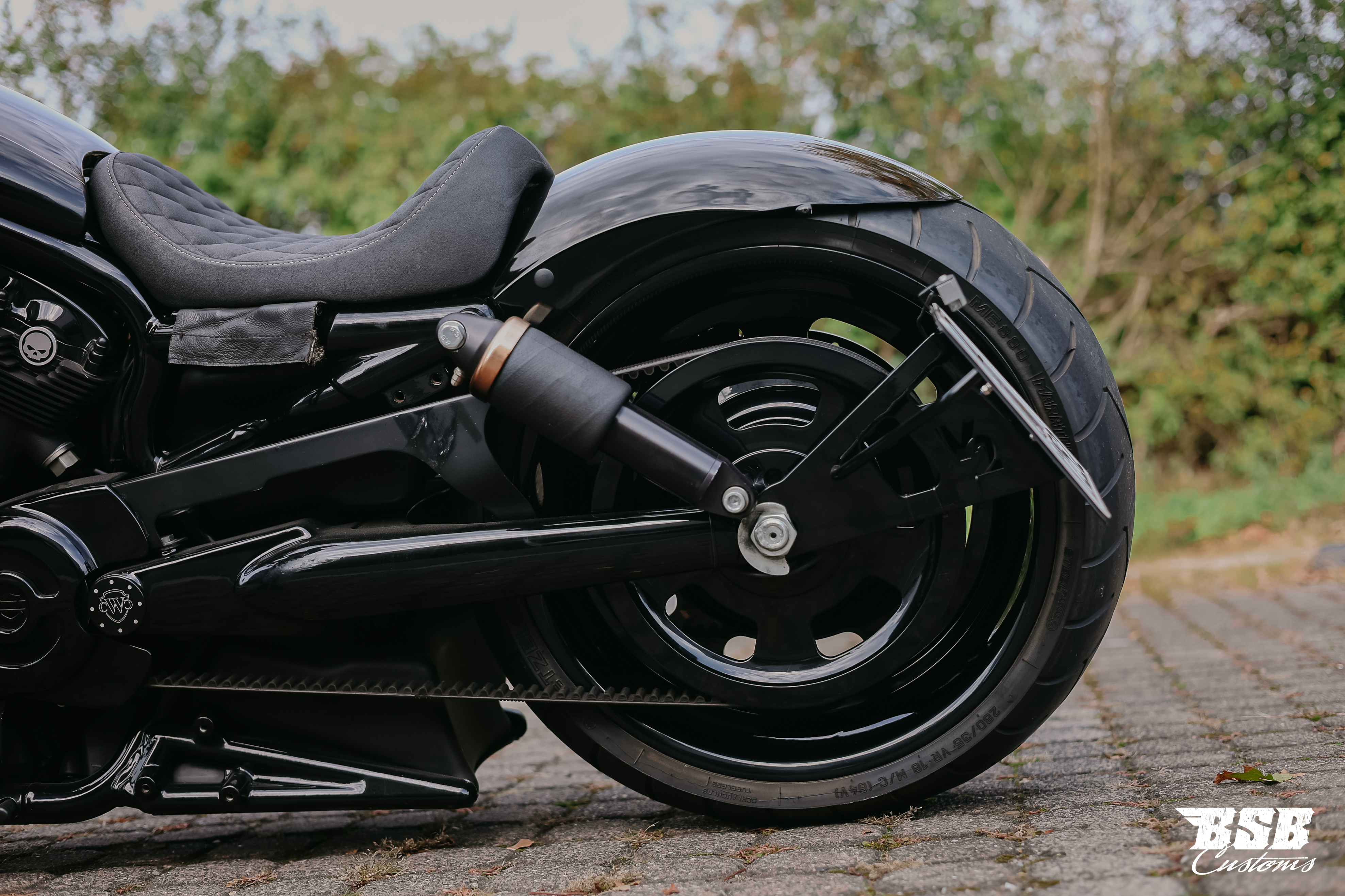 2008 Harley Davidson V-ROD edler Umbau 280-er,  NLC Anlage, Airride und vieles mehr .. ab 300 EUR finanzieren 