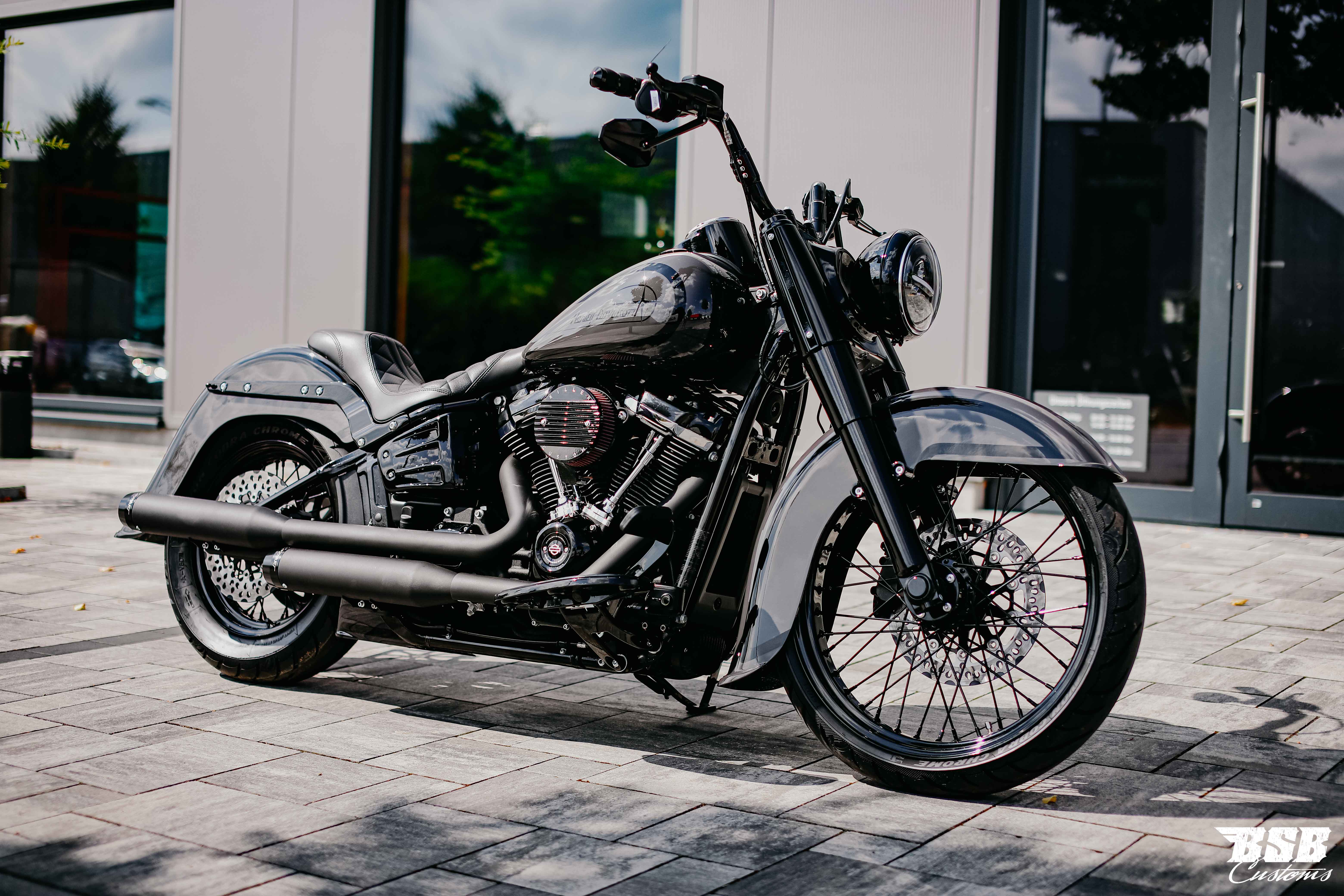 2018 Harley Davidson Heritage 107 CUI Chicano Umbau mit Jekill & Hyde Anlage (ab 300 EUR finanzieren*)