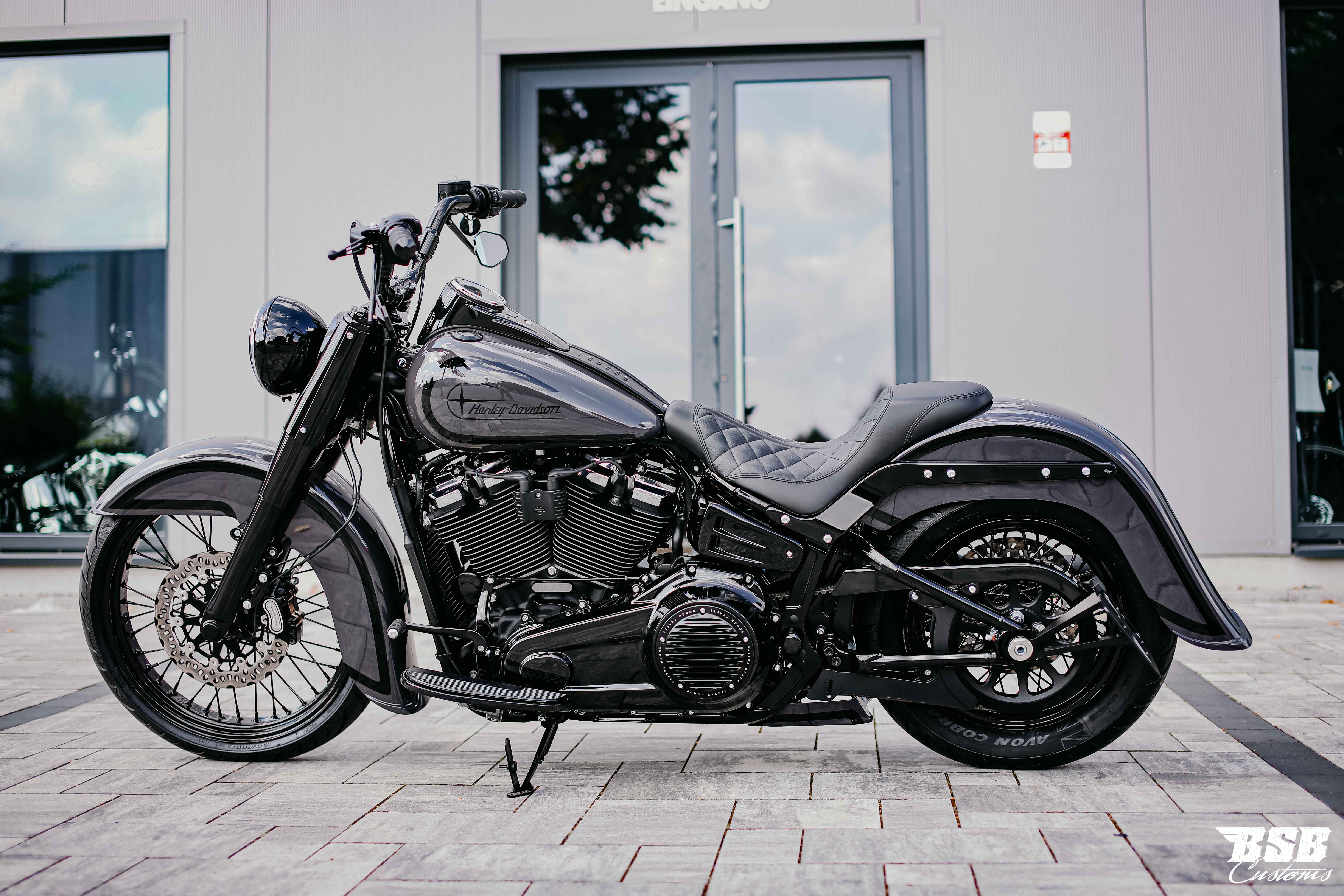 2018 Harley Davidson Heritage 107 CUI Chicano Umbau mit Jekill & Hyde Anlage (ab 300 EUR finanzieren*)