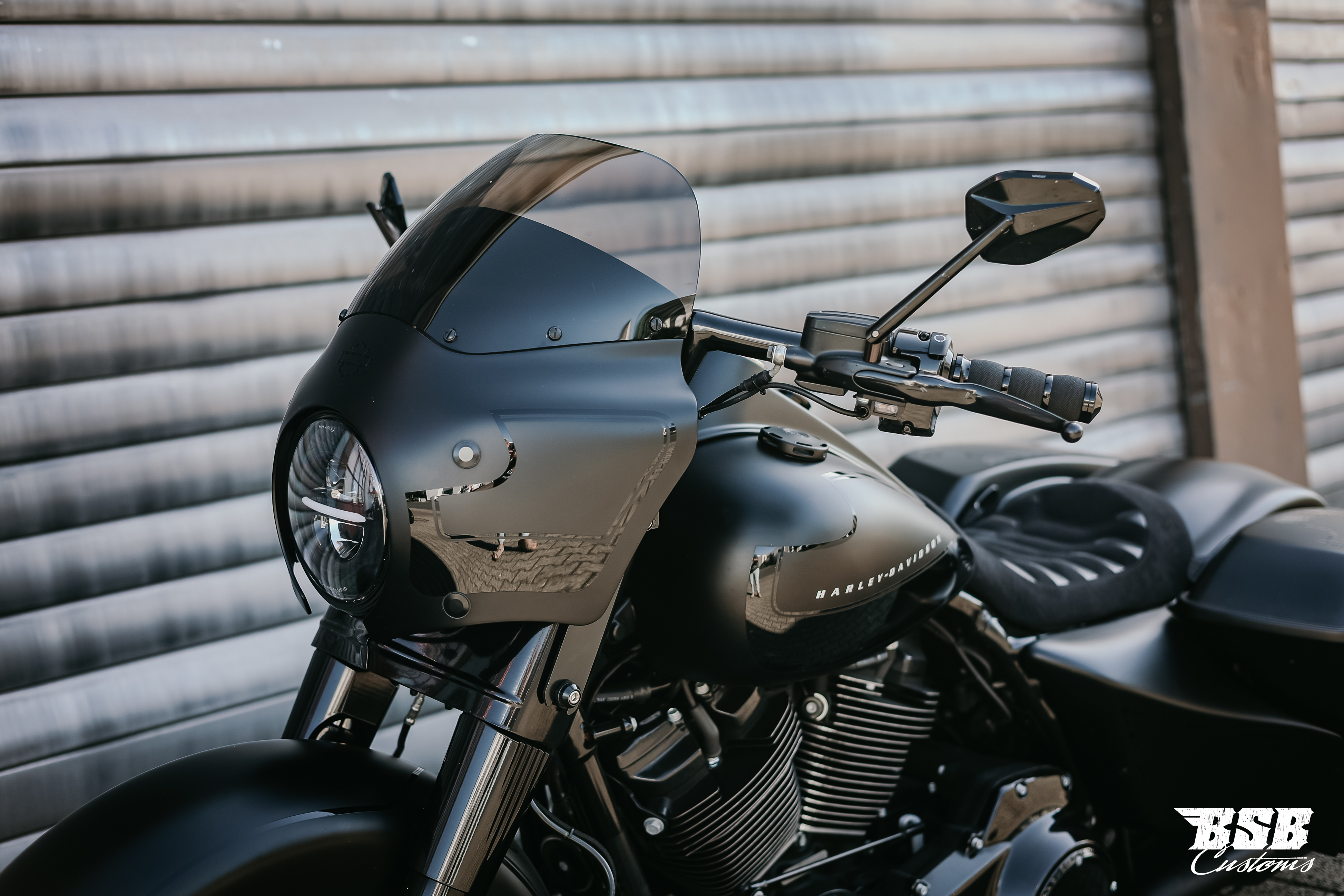 2017 FLHR Road KING M8 Custom Umbau mit Jekill & Hyde Anlage / THunderbike Luftfilter und vieles mehr ... Finanzierung möglich 