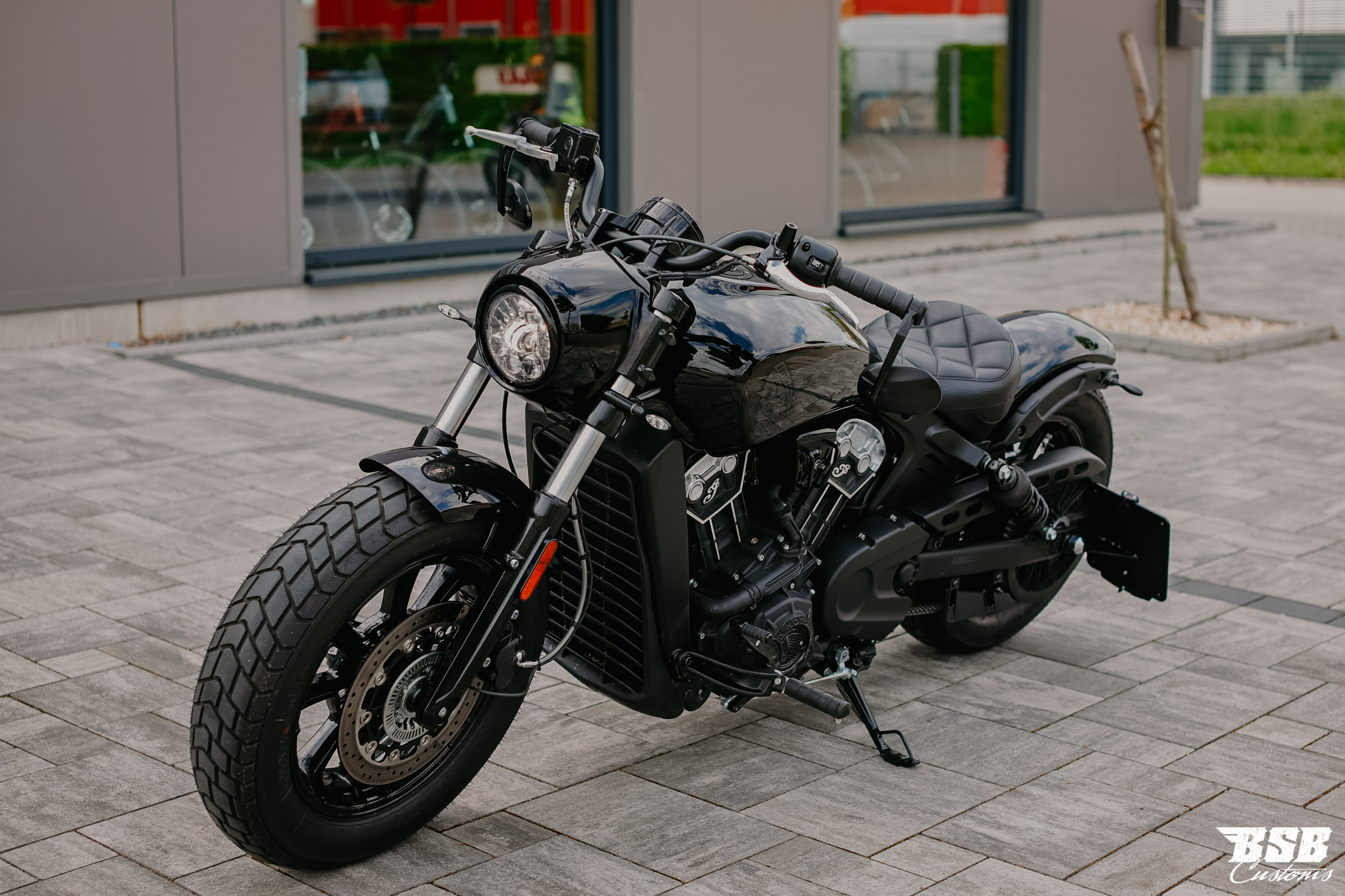 LED Scheinwerfer 5 3/4  5,75 NEW STYLE  schwarz, Standlicht, CE-Zulassung für INDIAN SCOUT BOBBER