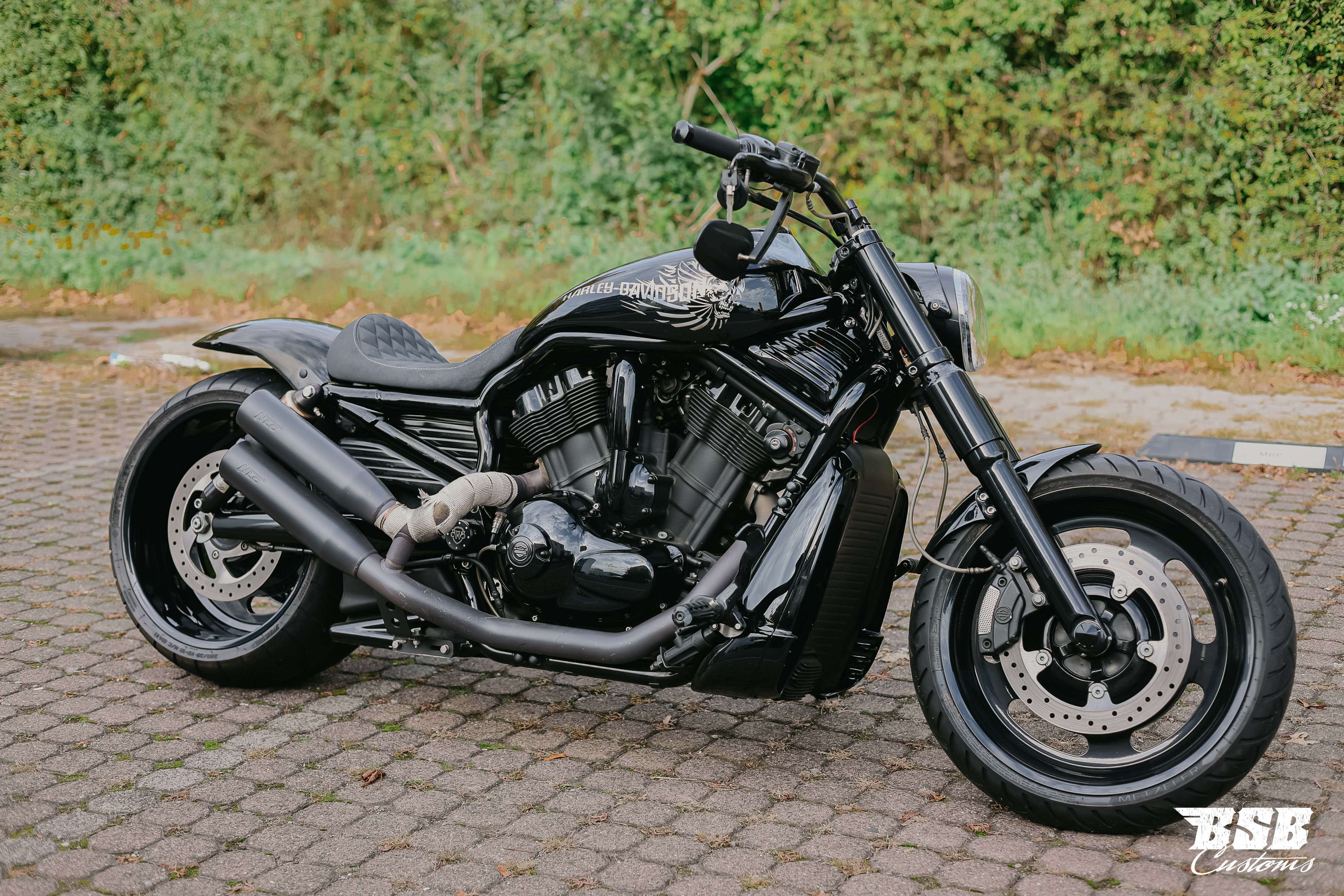 2008 Harley Davidson V-ROD edler Umbau 280-er,  NLC Anlage, Airride und vieles mehr .. ab 300 EUR finanzieren 