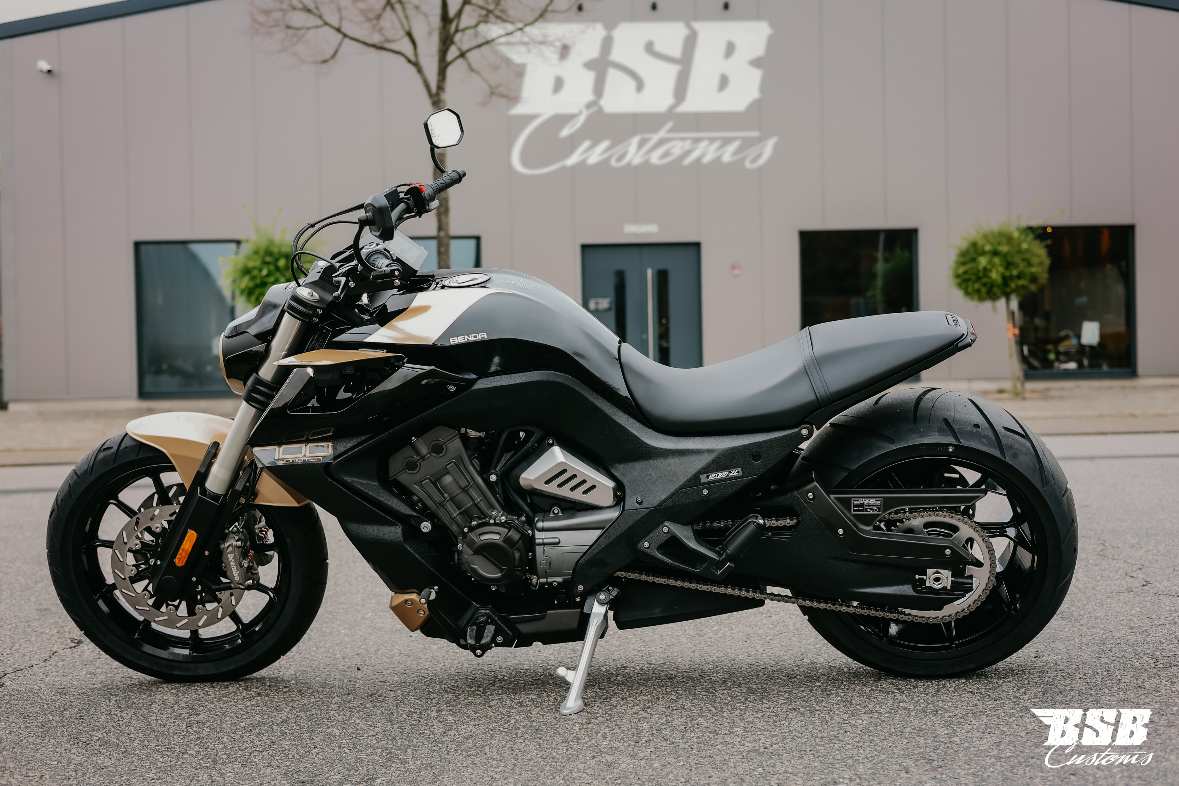 Benda LFC 700 Pro– Airride -300-er Hi-Reifen, ABS / TFT/ Anti-Hopping Kupplung modifiziert, SCHWARZ / GOLD,  NEUFAHRZEUG!!! 