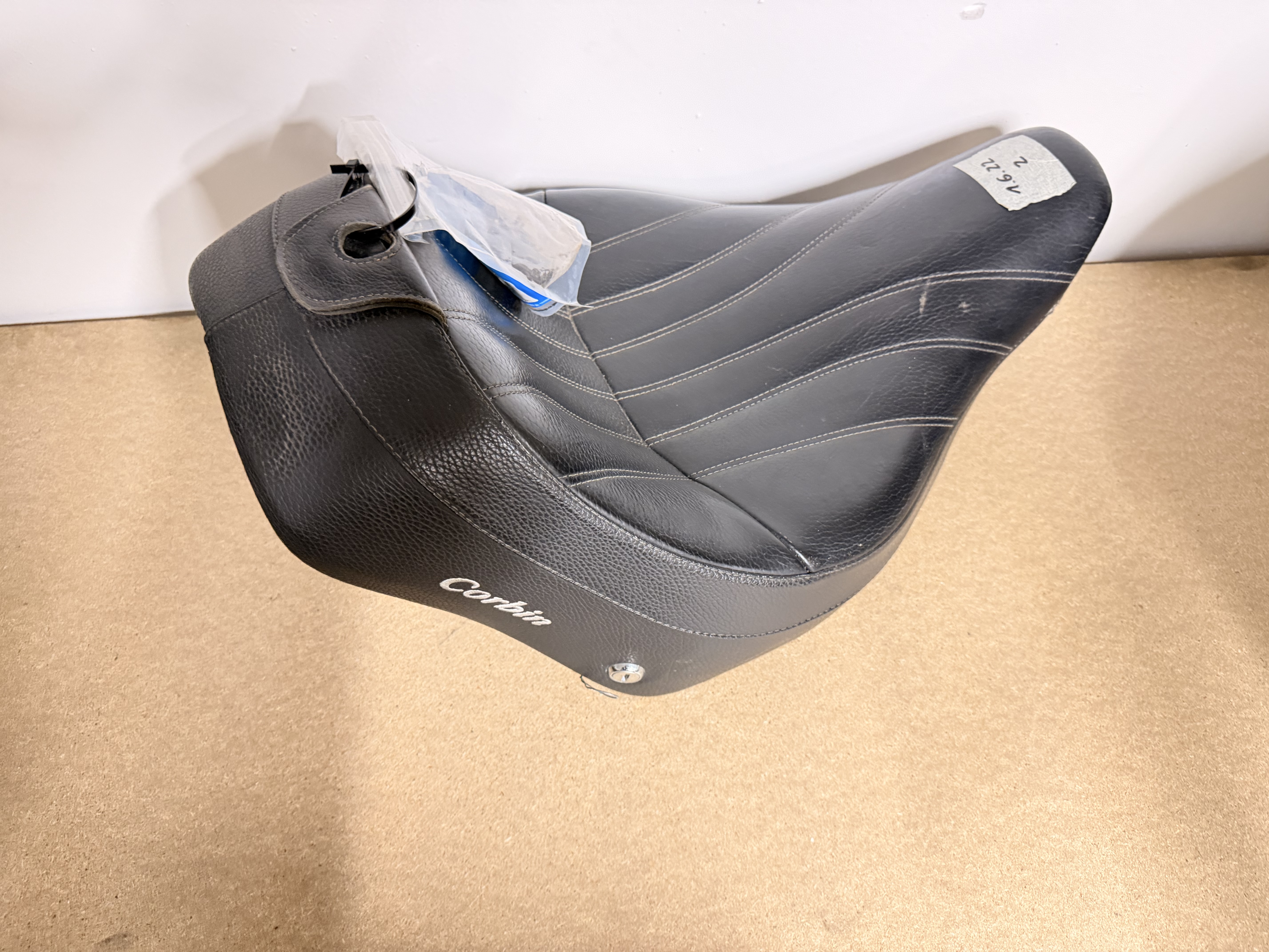 Corbin Classic Solo Sitzbank für Harley Softail Modelle 2011-2015 