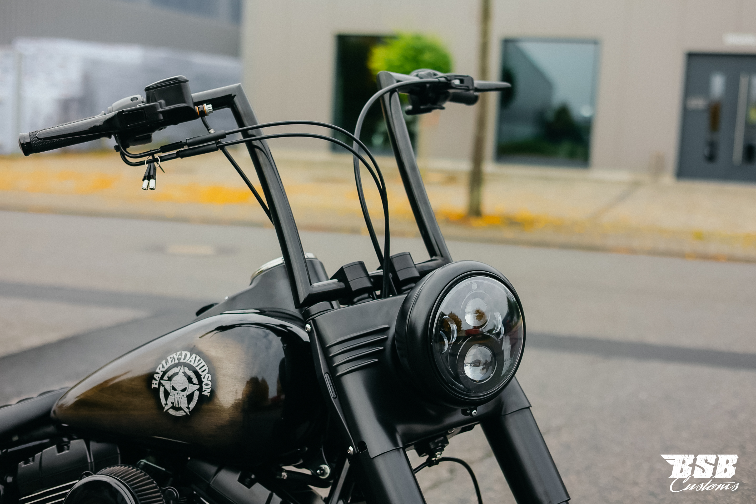 2011 Harley Davidson FLSTC Heritage Softail,viele Extras wie Jekil&Hyde / FAT SPOKE / Airbrush / Ape Hanger ...  Finanzierung möglich 