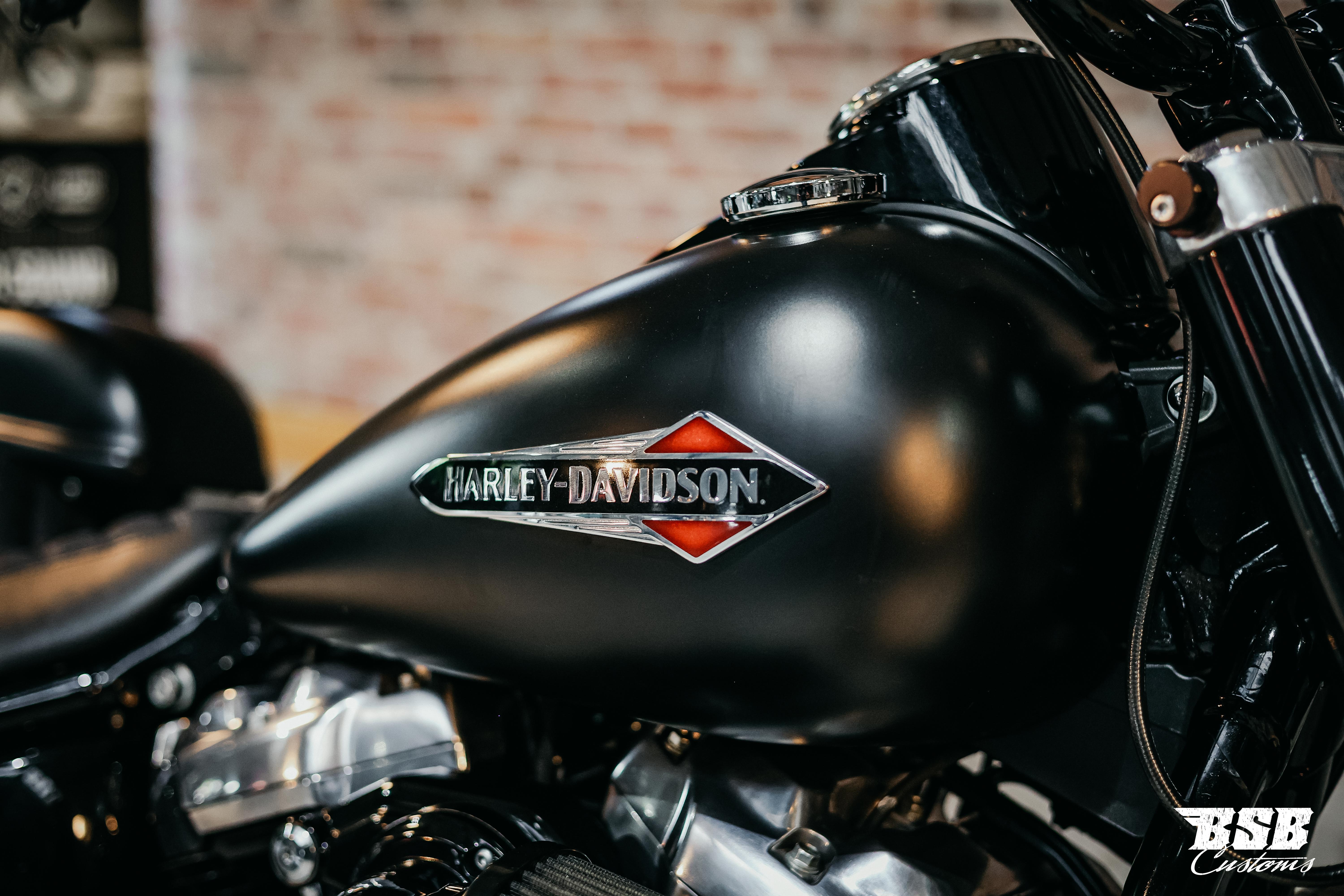 Harley Davidson FLSL Softail Slim M8 107 | Jekill & Hyde | Garantie ...  Finanzierung ab 5,99% möglich 